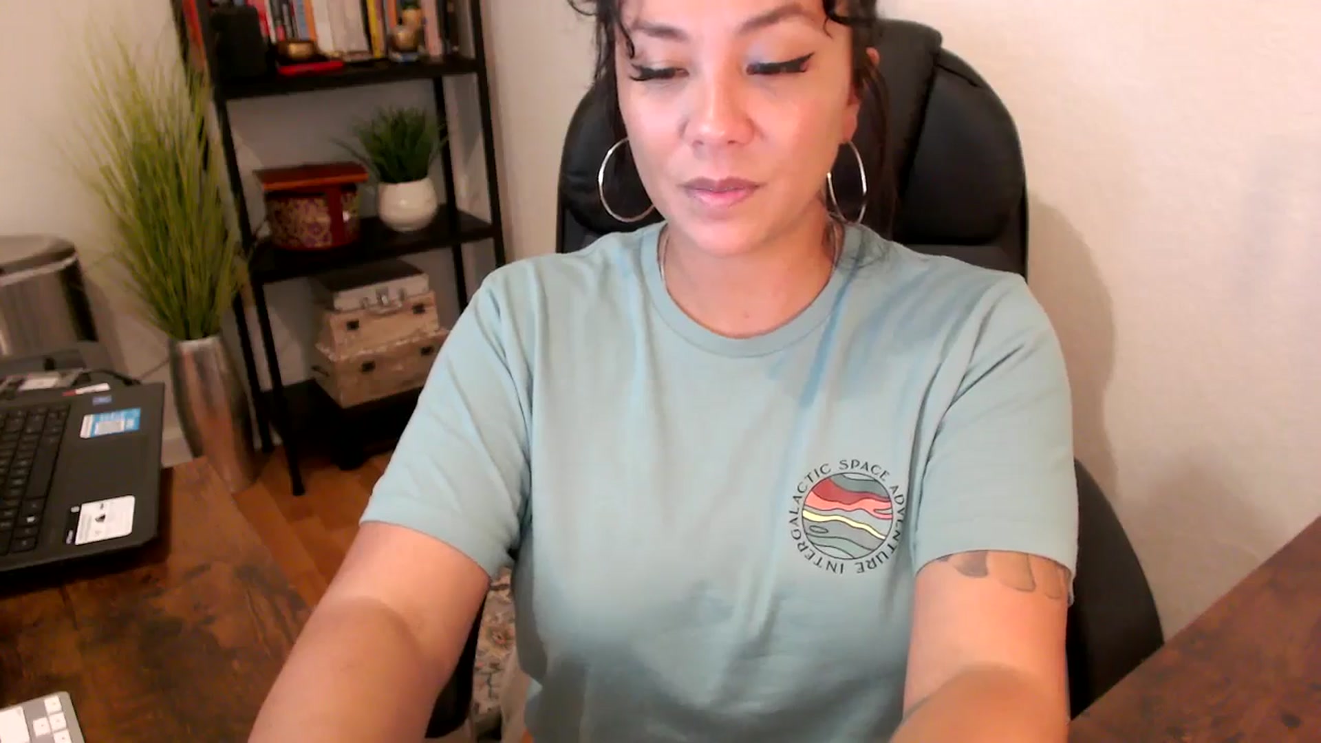 Gallery image thumbnail from MickaylaMinx's myfreecams stream on, 09/25/2024, 20:42 image 19 of 20