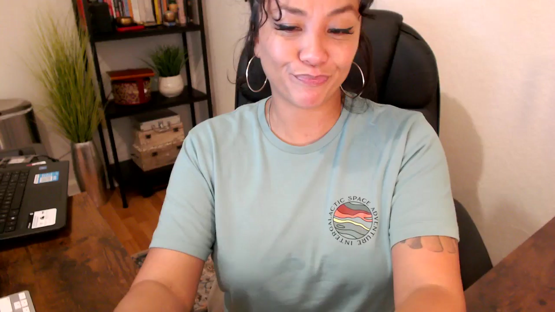 Gallery image thumbnail from MickaylaMinx's myfreecams stream on, 09/25/2024, 20:42 image 18 of 20