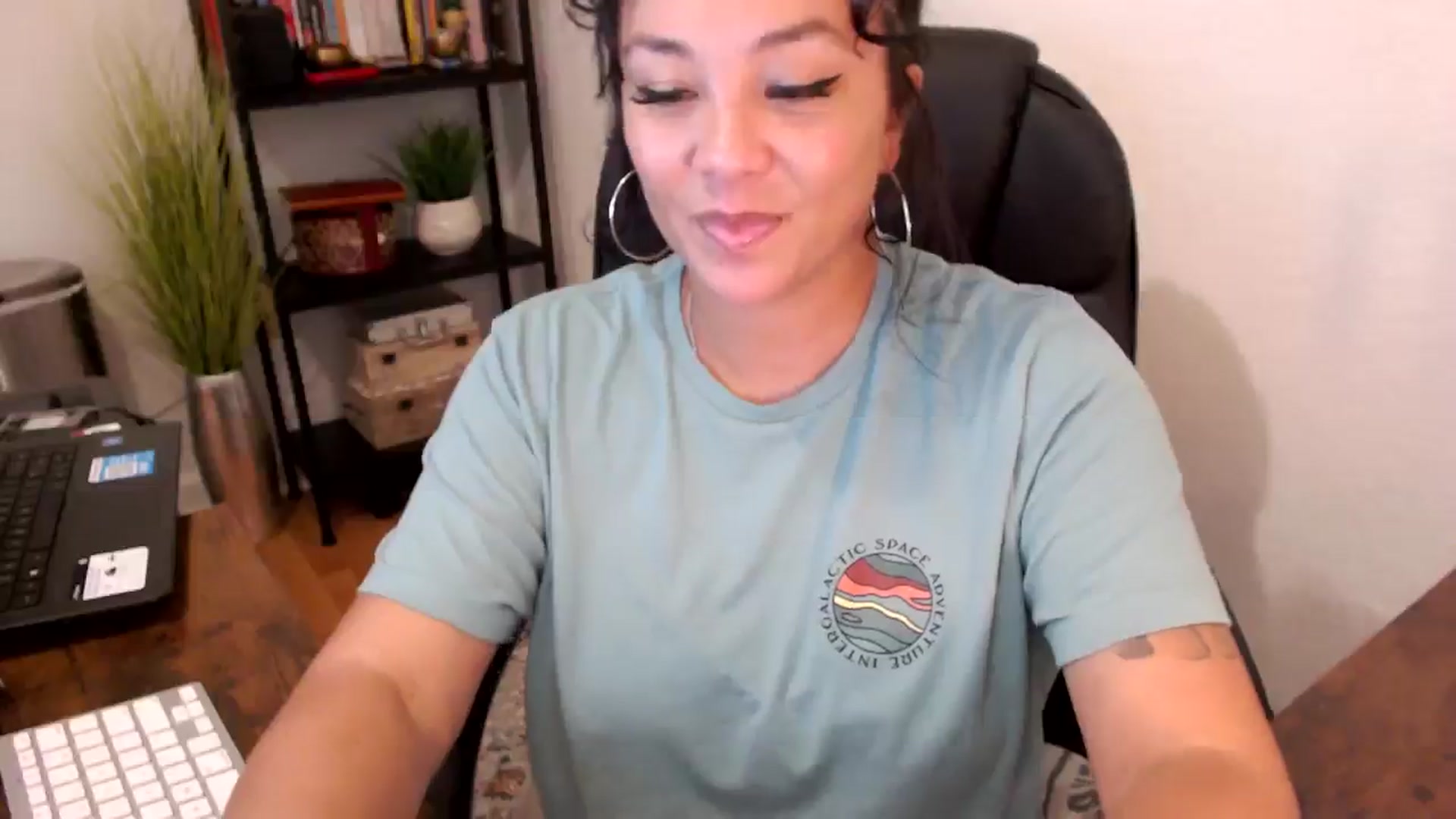 Gallery image thumbnail from MickaylaMinx's myfreecams stream on, 09/25/2024, 20:42 image 6 of 20