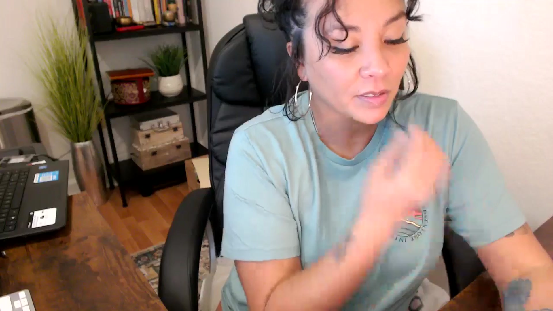 Gallery image thumbnail from MickaylaMinx's myfreecams stream on, 09/25/2024, 21:08 image 3 of 20