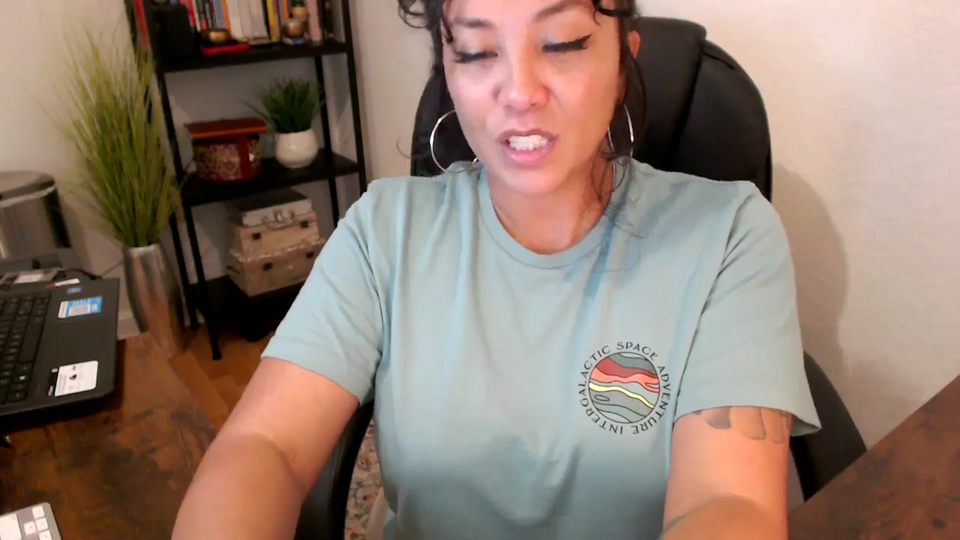 Gallery image thumbnail from MickaylaMinx's myfreecams stream on, 09/25/2024, 21:08 image 18 of 20