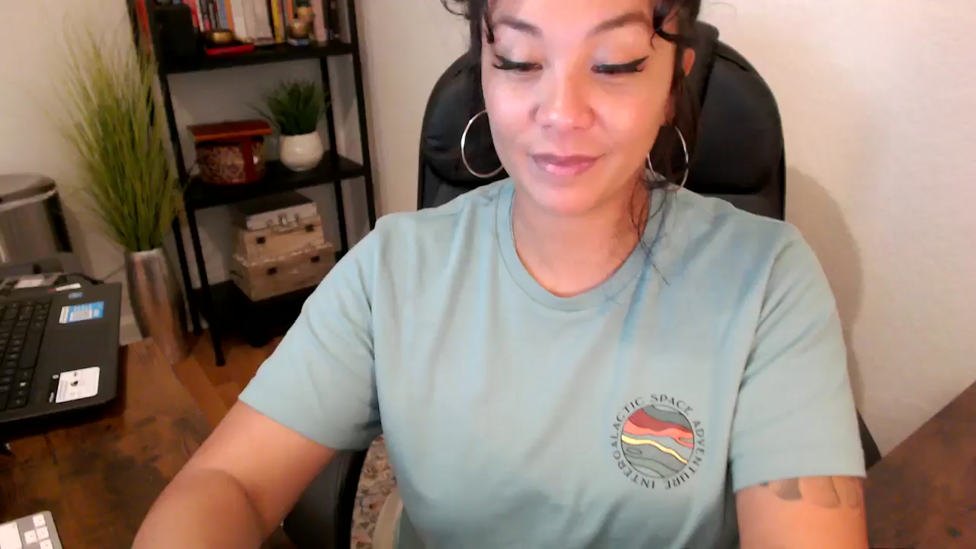 Gallery image thumbnail from MickaylaMinx's myfreecams stream on, 09/25/2024, 21:08 image 16 of 20