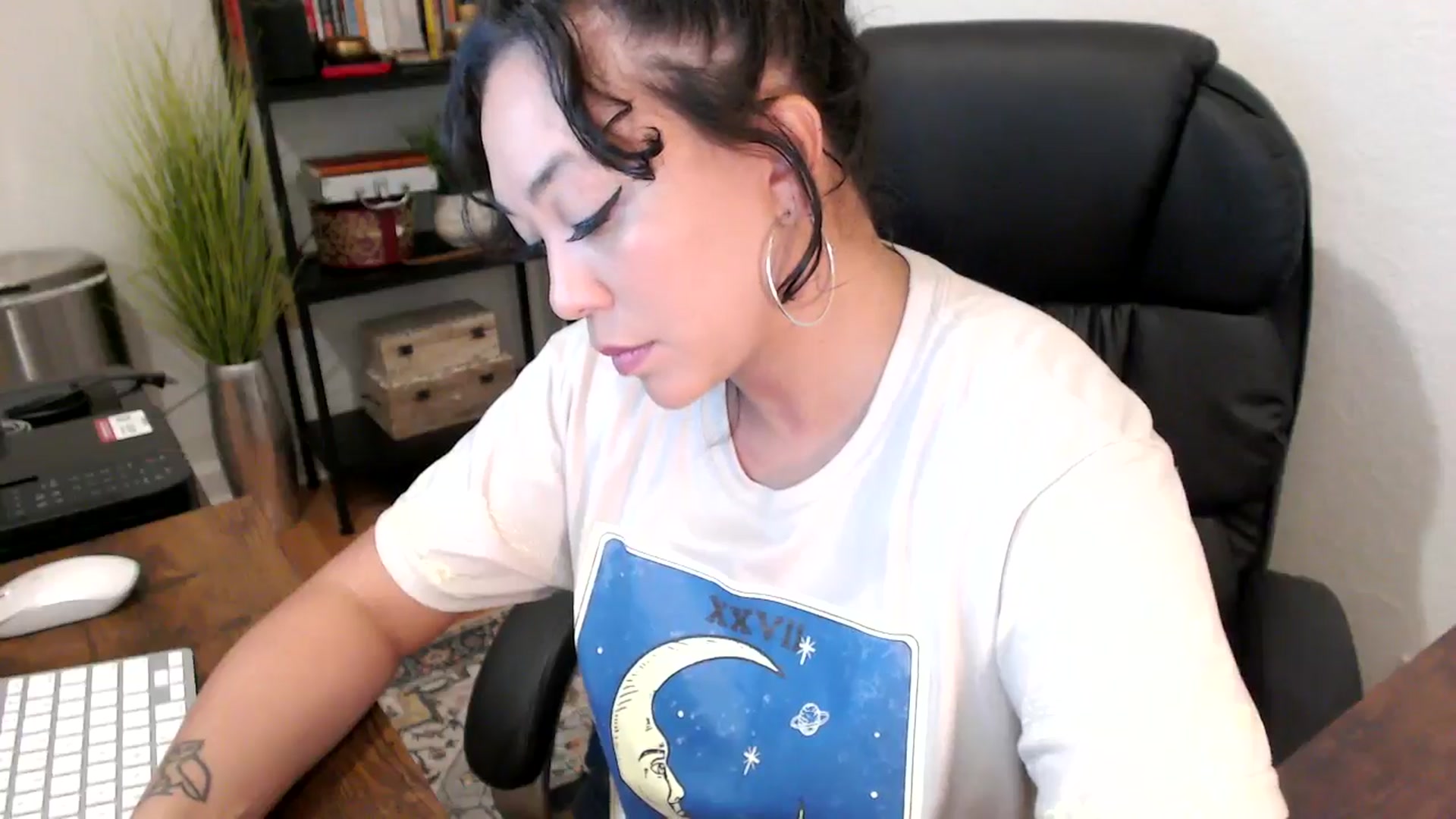 Gallery image thumbnail from MickaylaMinx's myfreecams stream on, 09/26/2024, 17:16 image 6 of 20