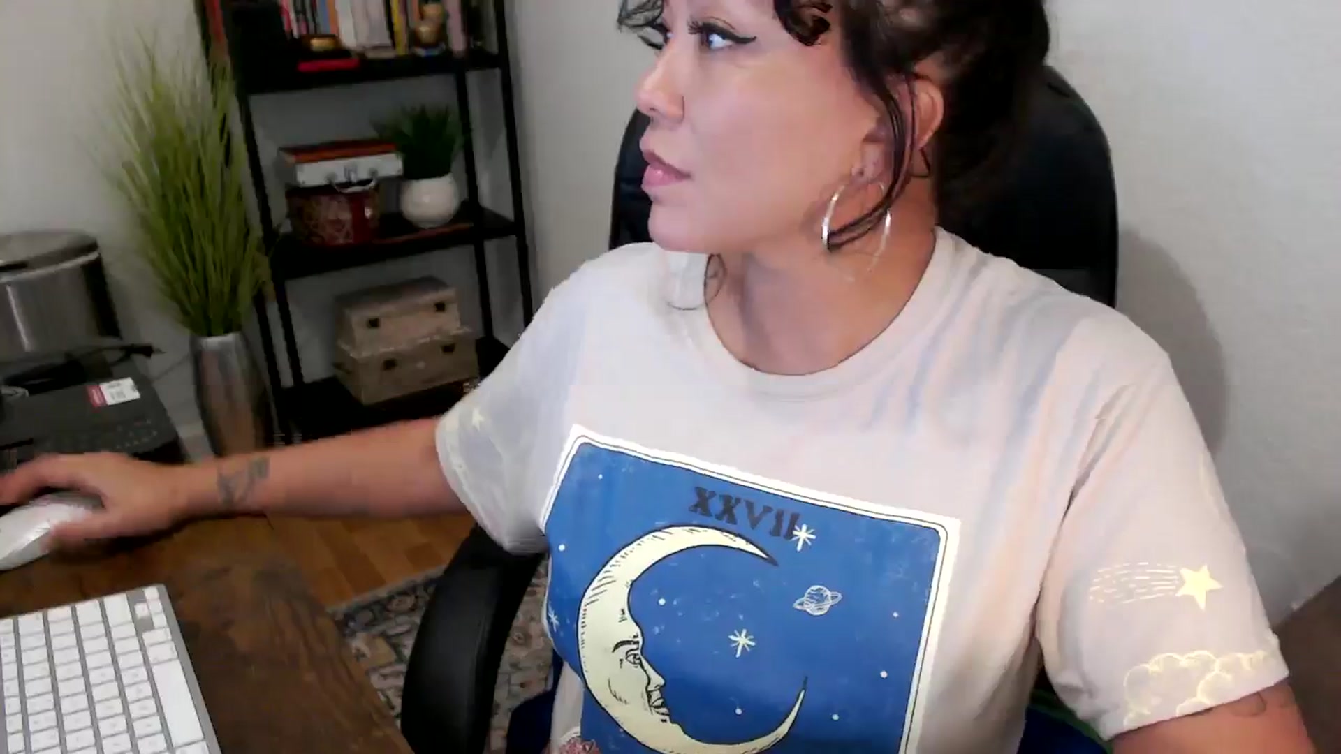 Gallery image thumbnail from MickaylaMinx's myfreecams stream on, 09/26/2024, 19:21 image 19 of 20