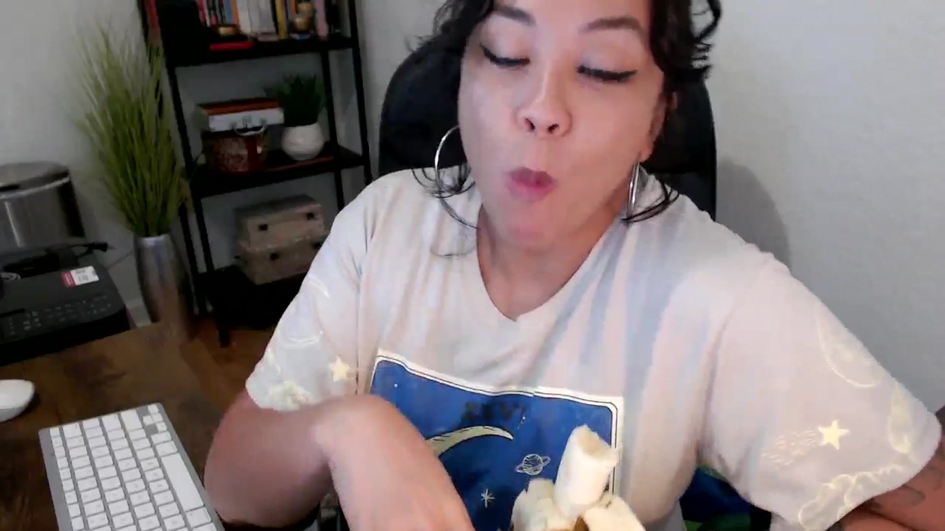 Gallery image thumbnail from MickaylaMinx's myfreecams stream on, 09/26/2024, 19:21 image 6 of 20