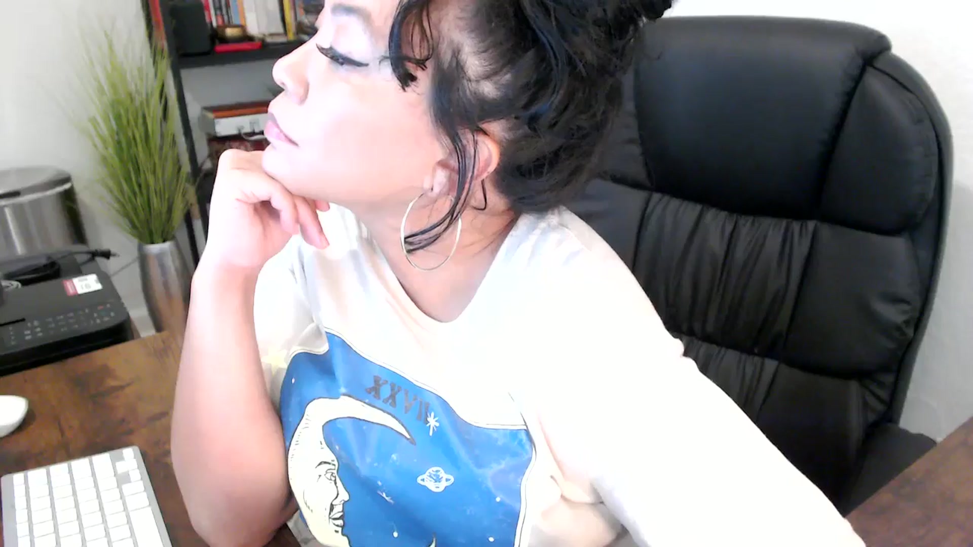 Gallery image thumbnail from MickaylaMinx's myfreecams stream on, 09/26/2024, 19:54 image 3 of 20