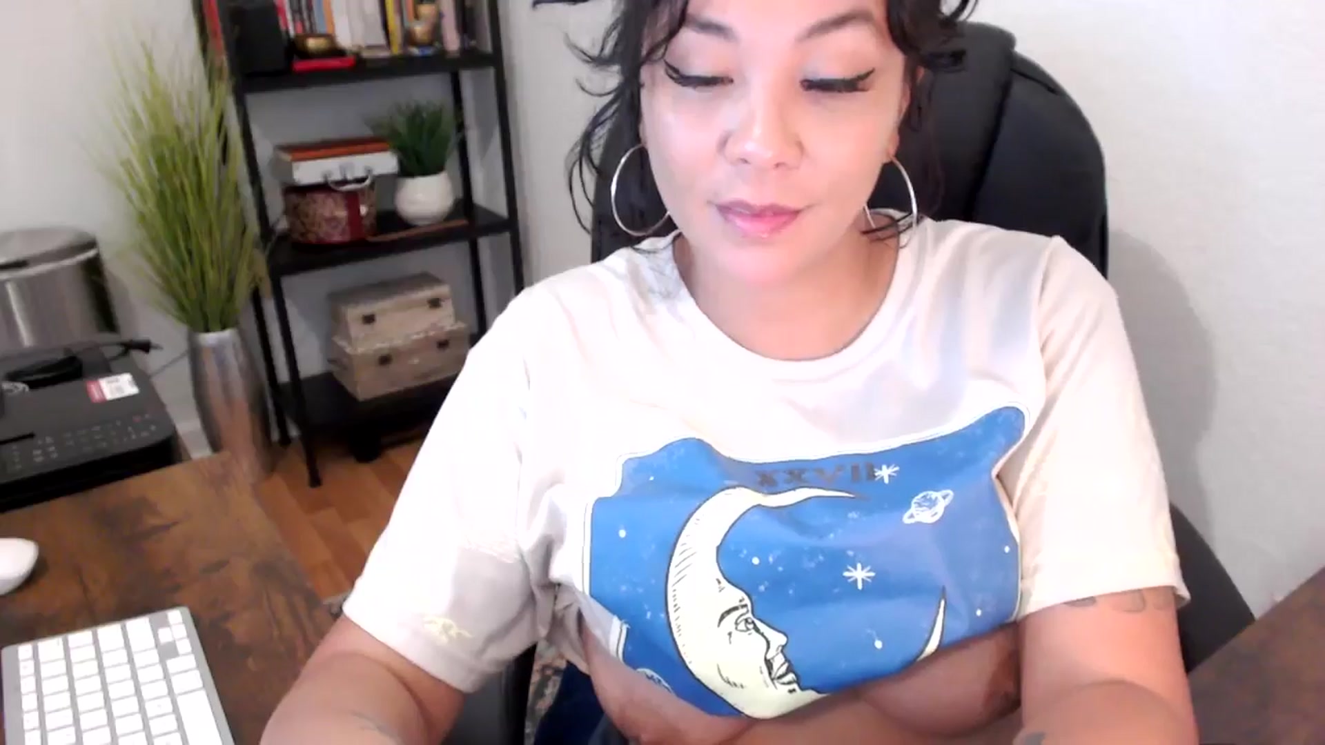 Gallery image thumbnail from MickaylaMinx's myfreecams stream on, 09/26/2024, 19:54 image 4 of 20