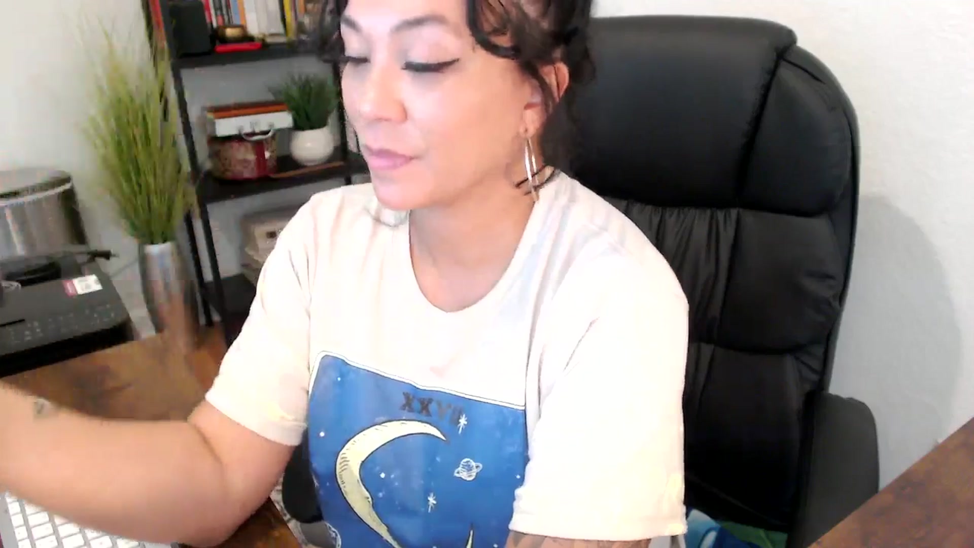 Gallery image thumbnail from MickaylaMinx's myfreecams stream on, 09/26/2024, 20:21 image 17 of 20