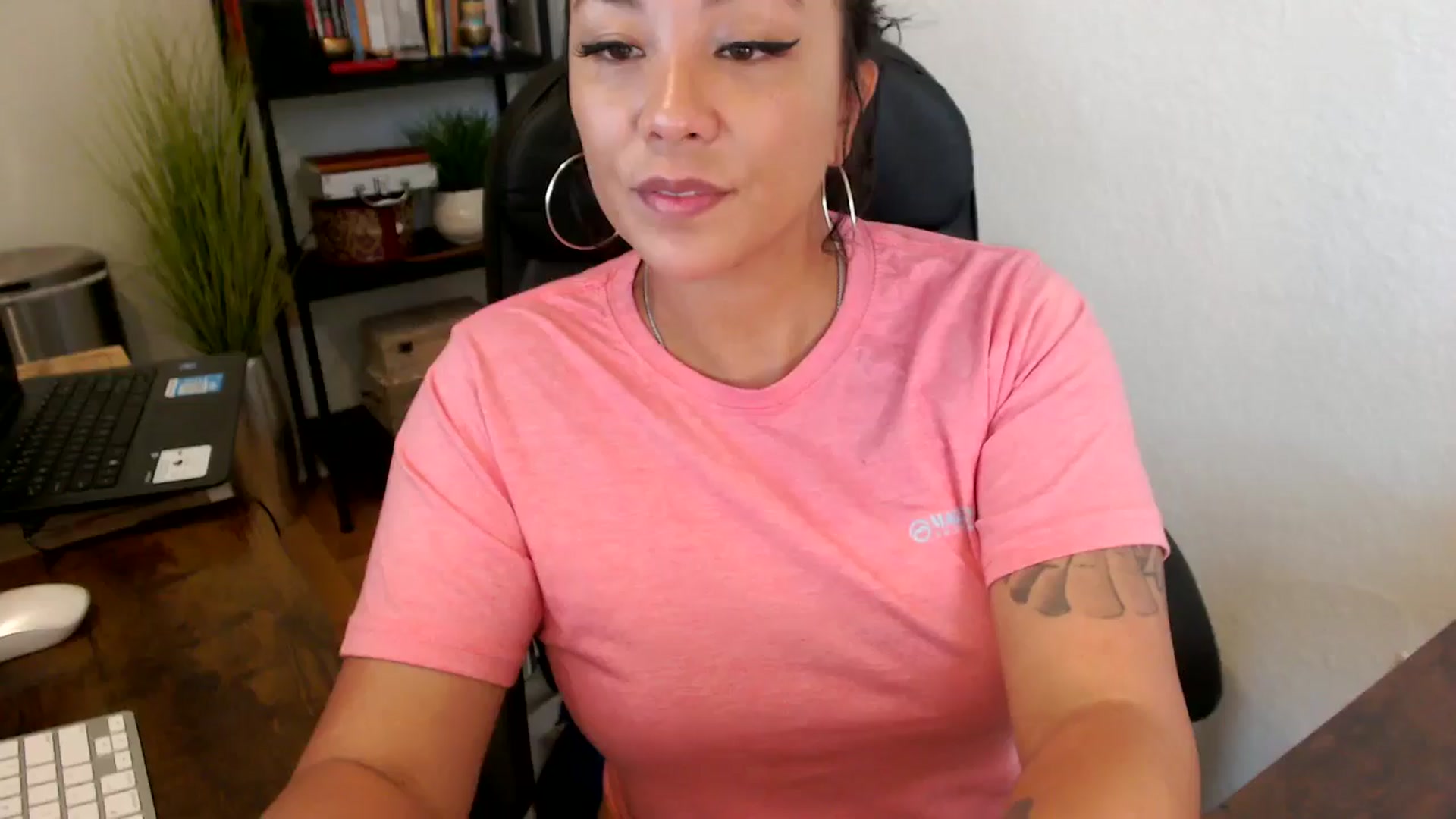 Gallery image thumbnail from MickaylaMinx's myfreecams stream on, 09/27/2024, 16:19 image 16 of 20