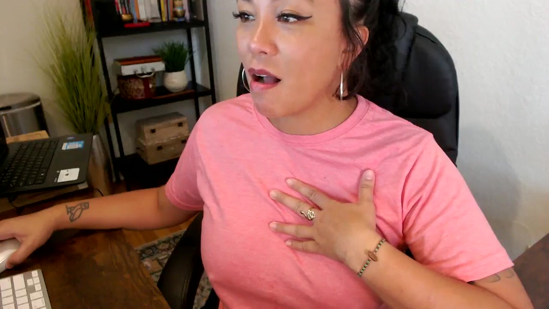 Gallery image thumbnail from MickaylaMinx's myfreecams stream on, 09/27/2024, 18:25 image 4 of 20