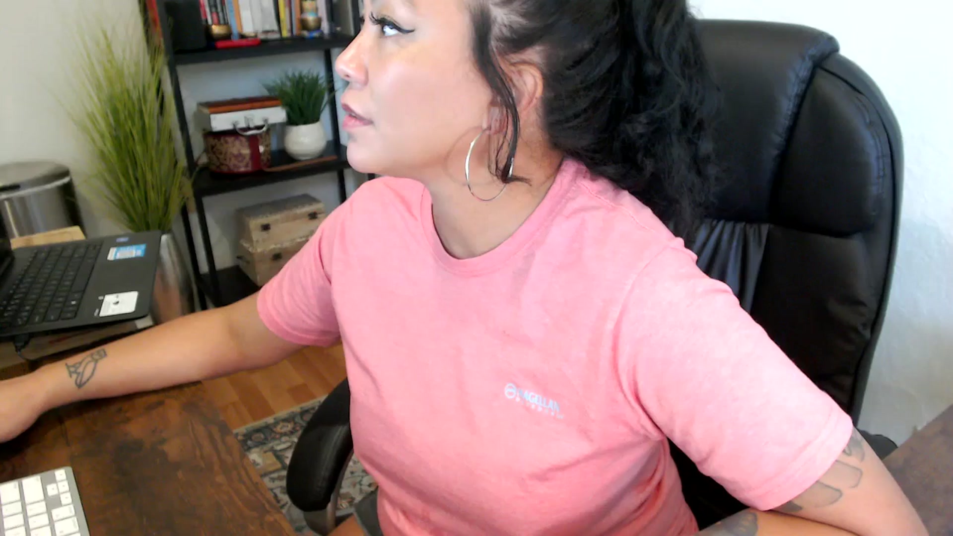 Gallery image thumbnail from MickaylaMinx's myfreecams stream on, 09/27/2024, 18:25 image 1 of 20