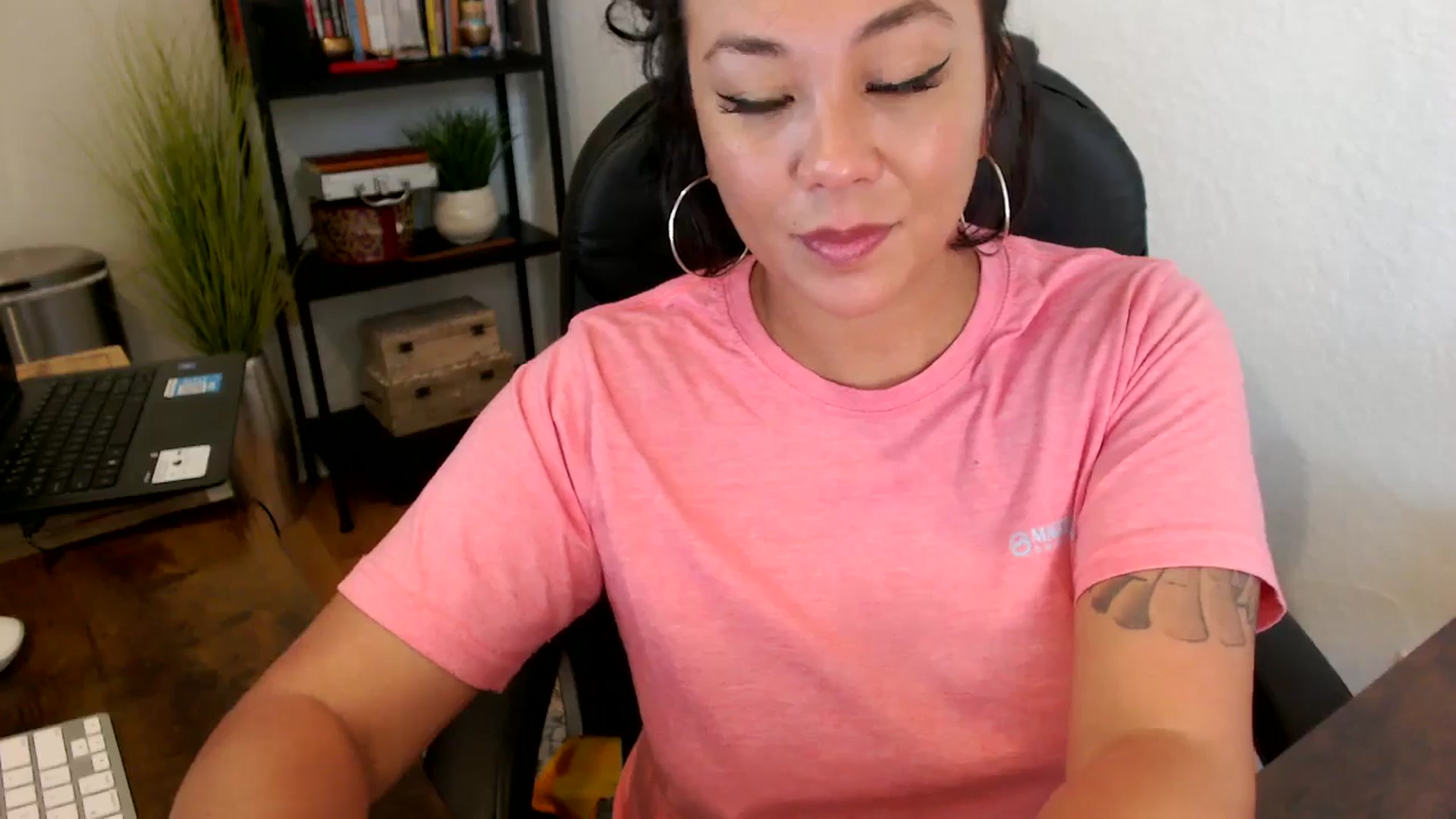 Gallery image thumbnail from MickaylaMinx's myfreecams stream on, 09/27/2024, 18:25 image 8 of 20