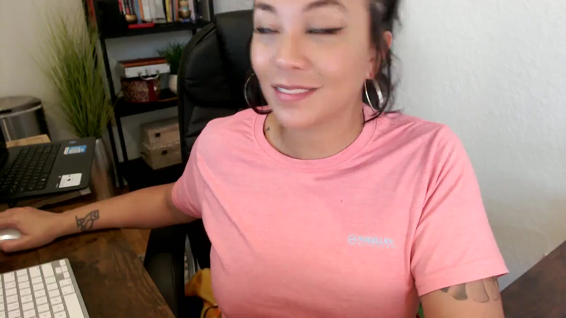 Gallery image thumbnail from MickaylaMinx's myfreecams stream on, 09/27/2024, 19:14 image 11 of 20