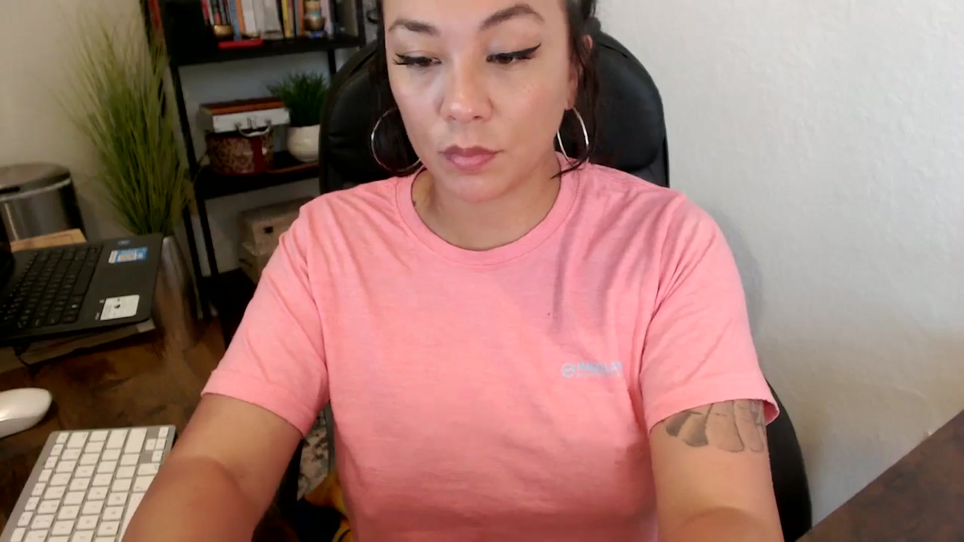 Gallery image thumbnail from MickaylaMinx's myfreecams stream on, 09/27/2024, 19:14 image 18 of 20