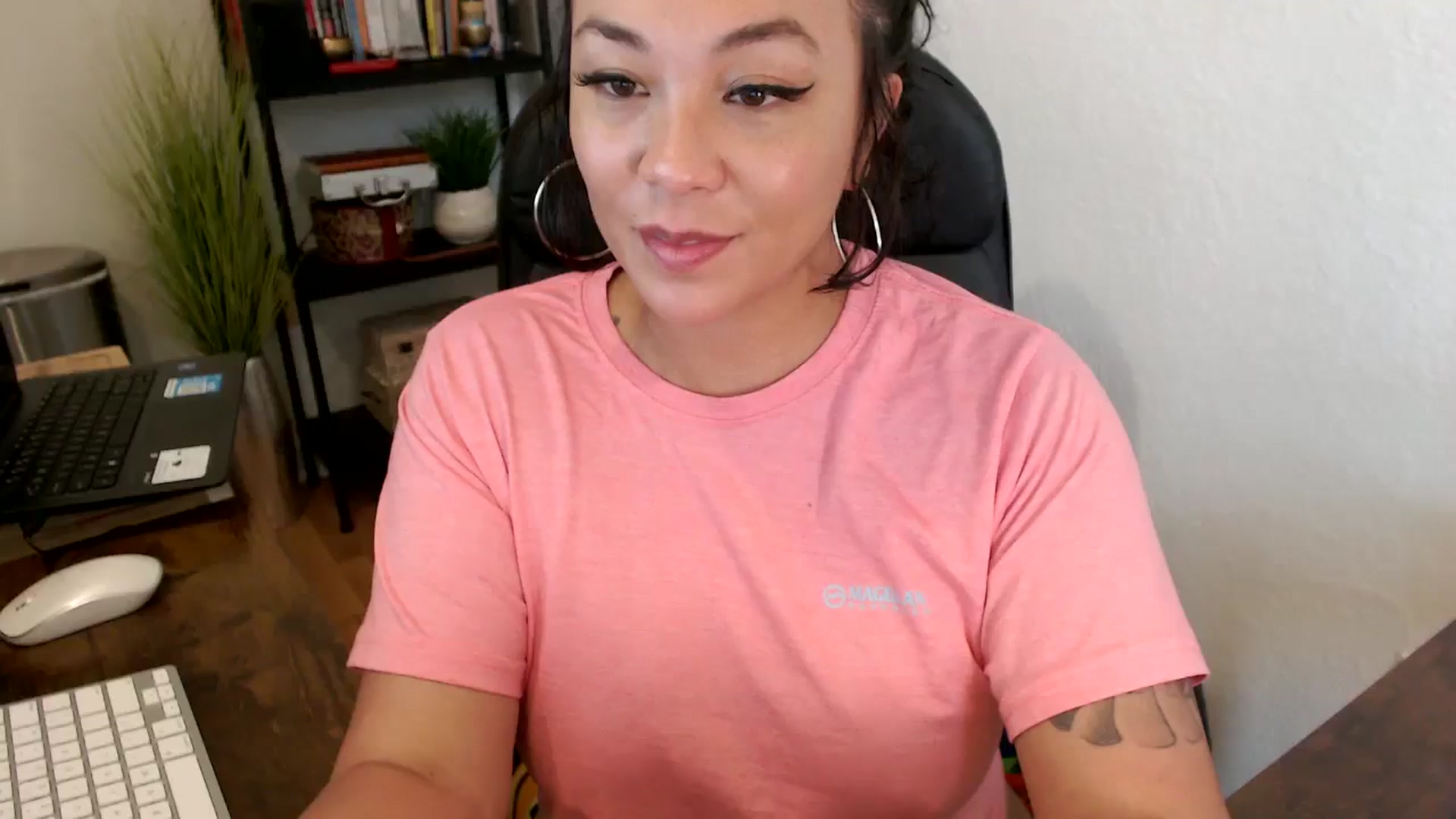 Gallery image thumbnail from MickaylaMinx's myfreecams stream on, 09/27/2024, 19:14 image 9 of 20