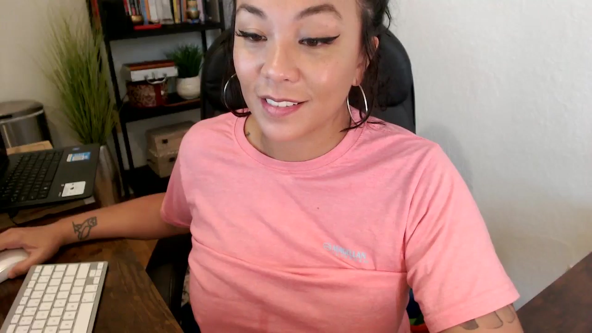 Gallery image thumbnail from MickaylaMinx's myfreecams stream on, 09/27/2024, 19:14 image 16 of 20