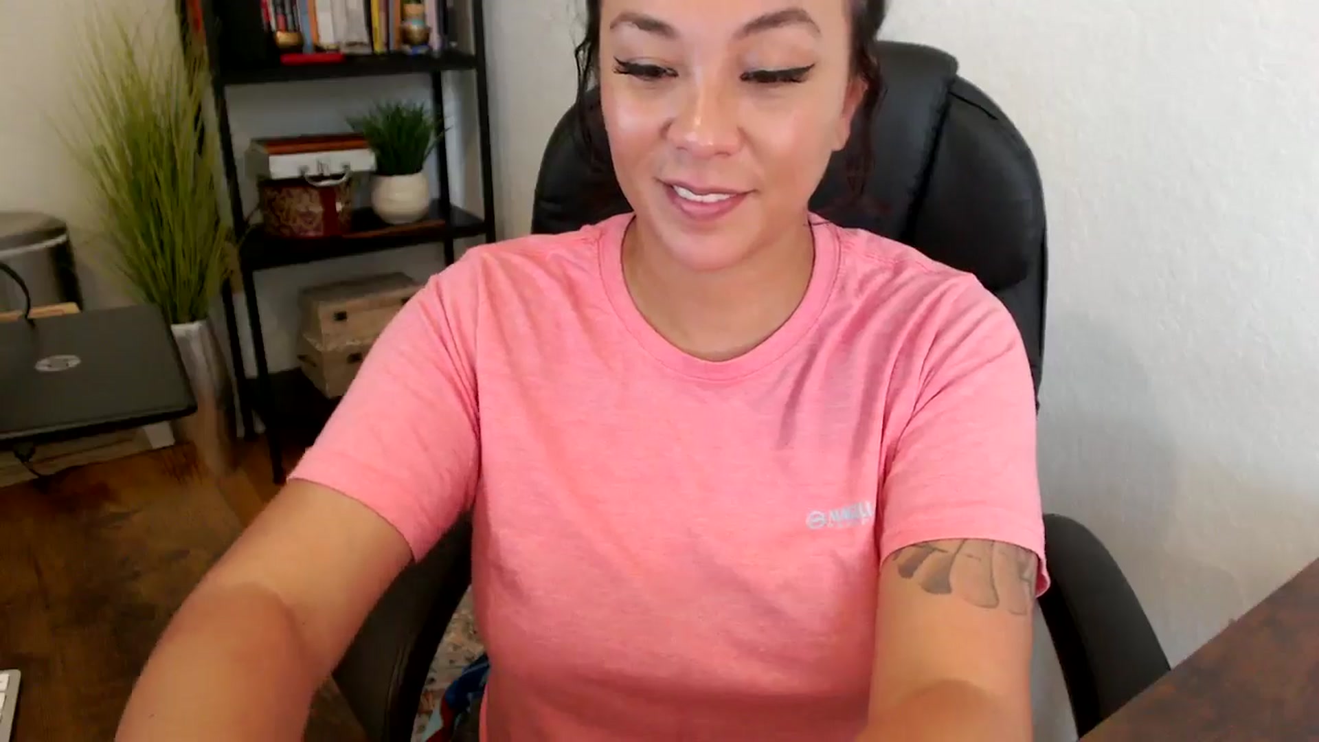 Gallery image thumbnail from MickaylaMinx's myfreecams stream on, 09/27/2024, 20:23 image 16 of 20