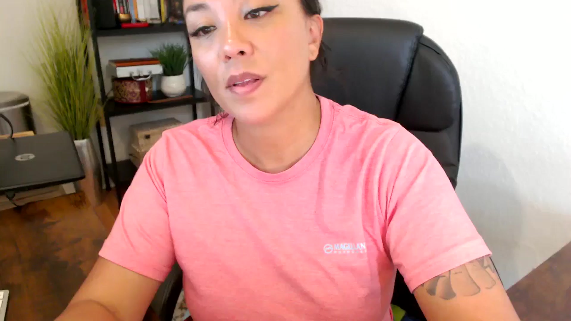 Gallery image thumbnail from MickaylaMinx's myfreecams stream on, 09/27/2024, 20:23 image 7 of 20