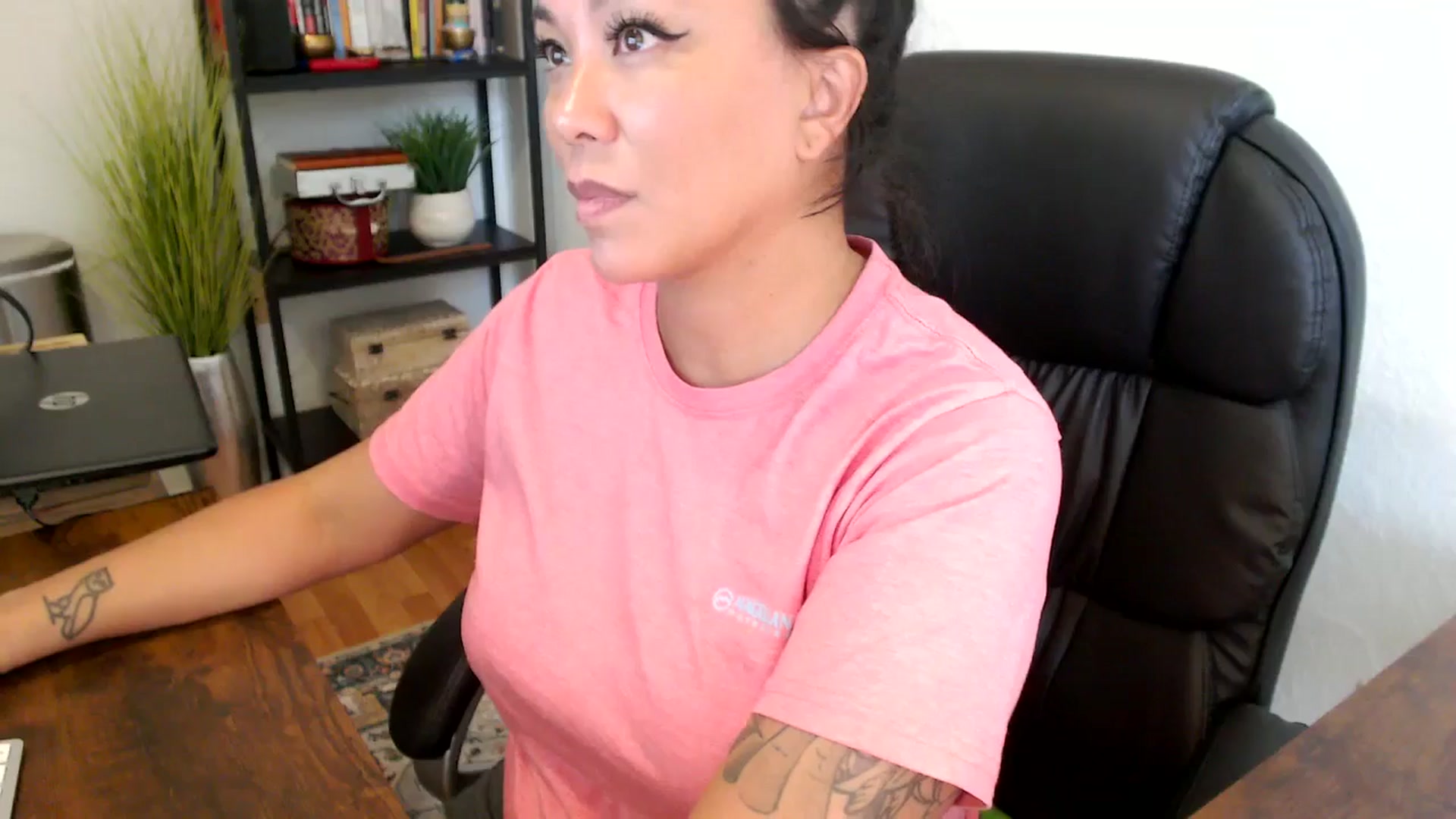 Gallery image thumbnail from MickaylaMinx's myfreecams stream on, 09/27/2024, 20:23 image 5 of 20