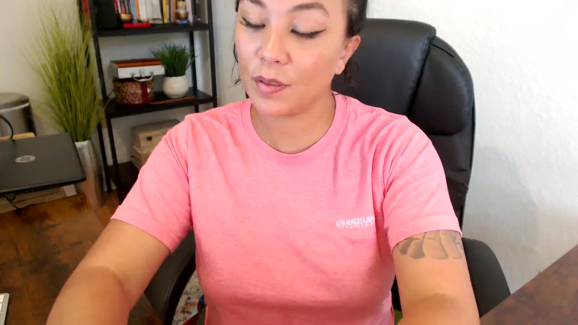 Gallery image thumbnail from MickaylaMinx's myfreecams stream on, 09/27/2024, 20:23 image 3 of 20