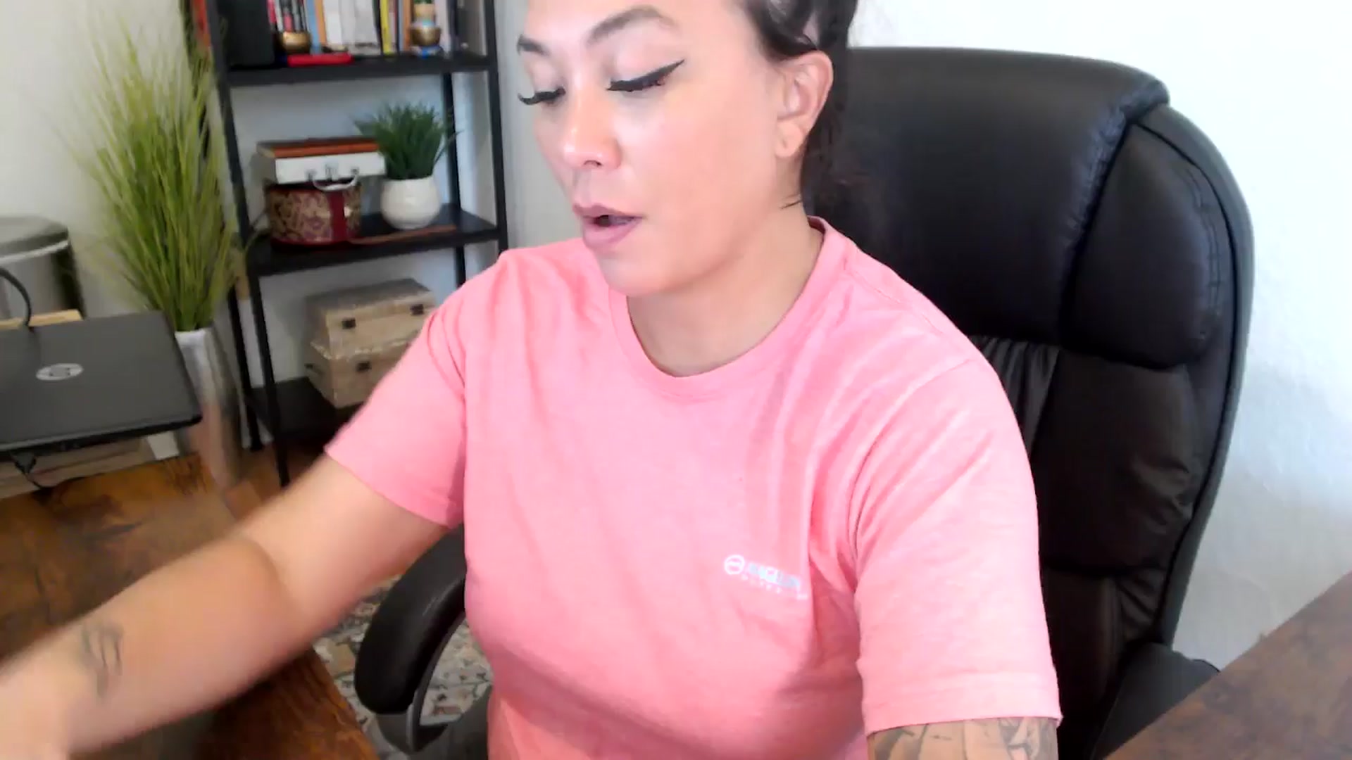 Gallery image thumbnail from MickaylaMinx's myfreecams stream on, 09/27/2024, 20:23 image 1 of 20