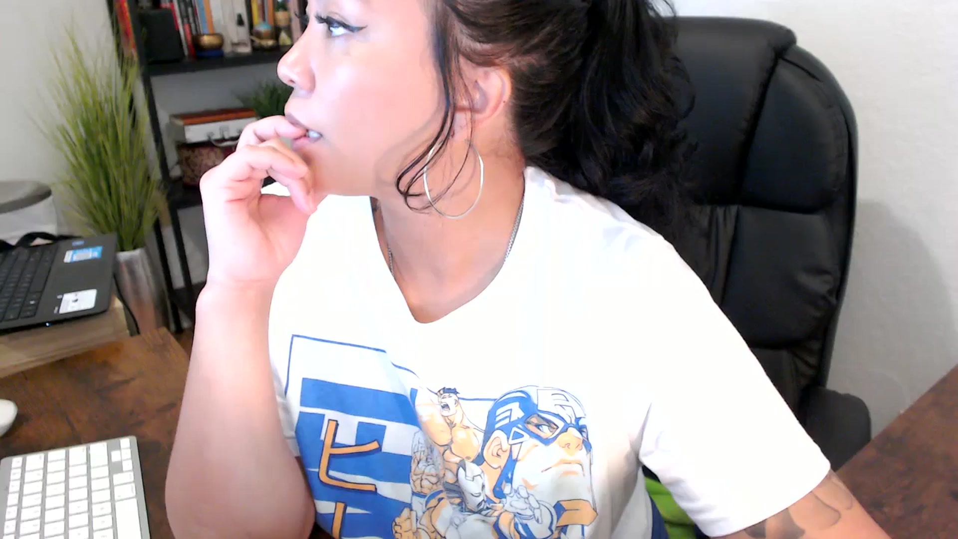 Gallery image thumbnail from MickaylaMinx's myfreecams stream on, 09/30/2024, 15:39 image 7 of 20