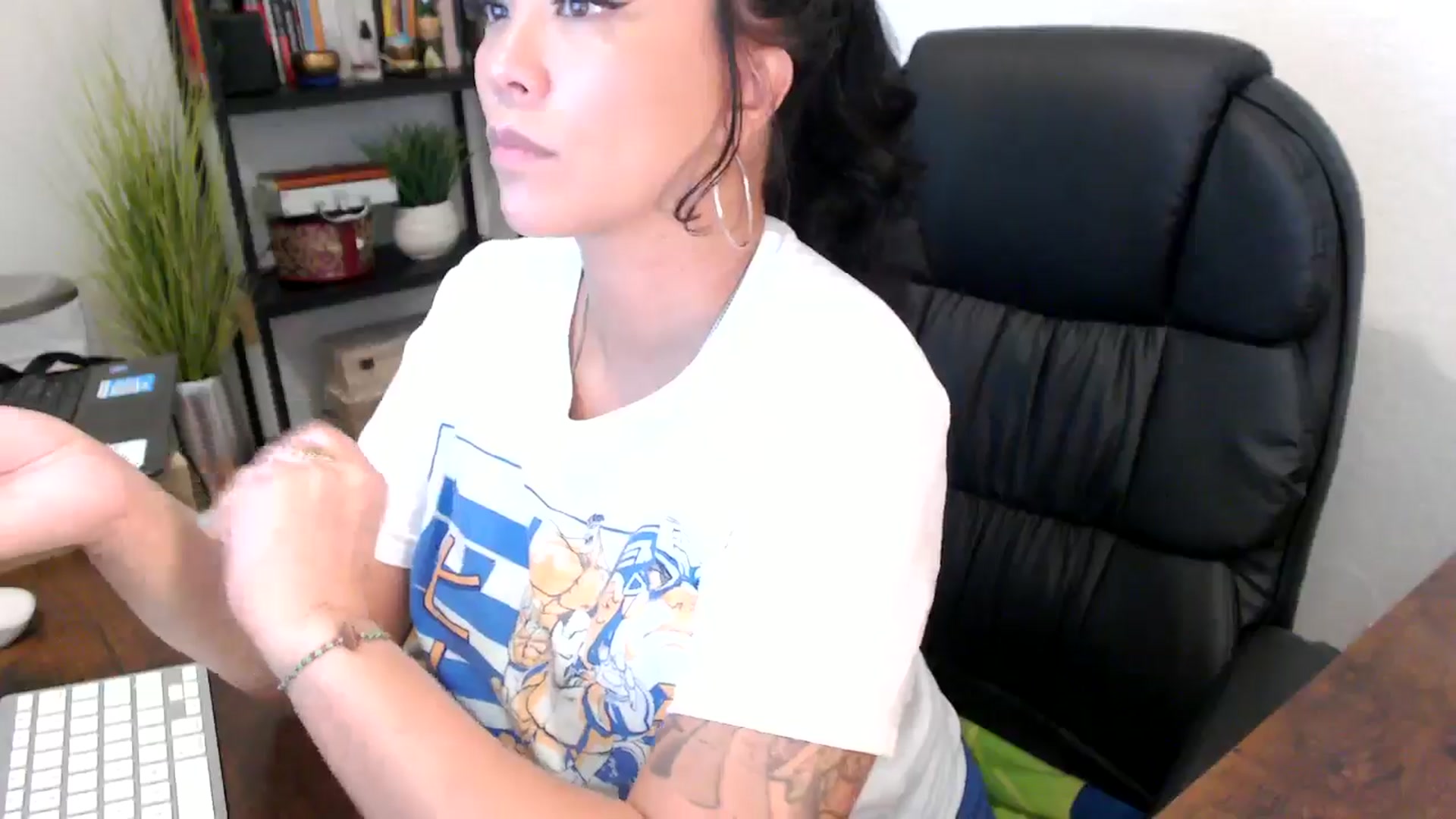 Gallery image thumbnail from MickaylaMinx's myfreecams stream on, 09/30/2024, 15:39 image 9 of 20
