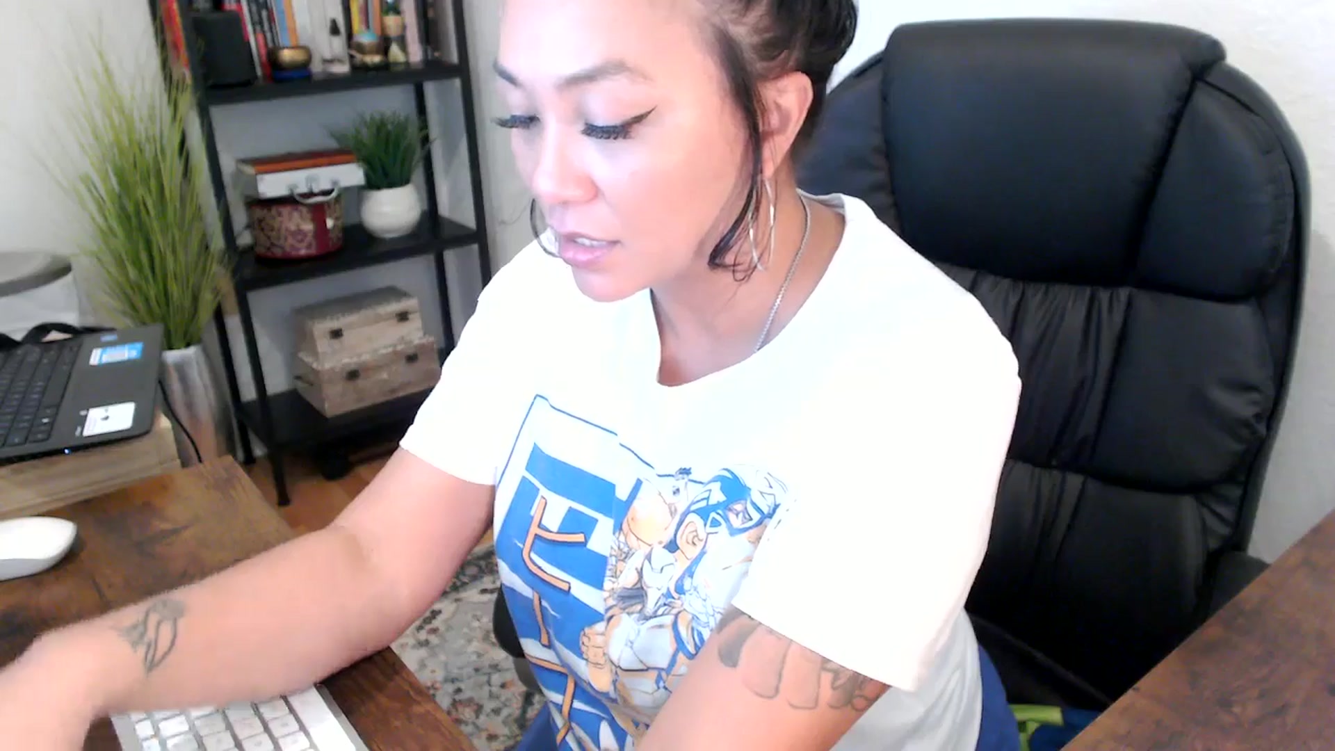 Gallery image thumbnail from MickaylaMinx's myfreecams stream on, 09/30/2024, 17:03 image 13 of 20