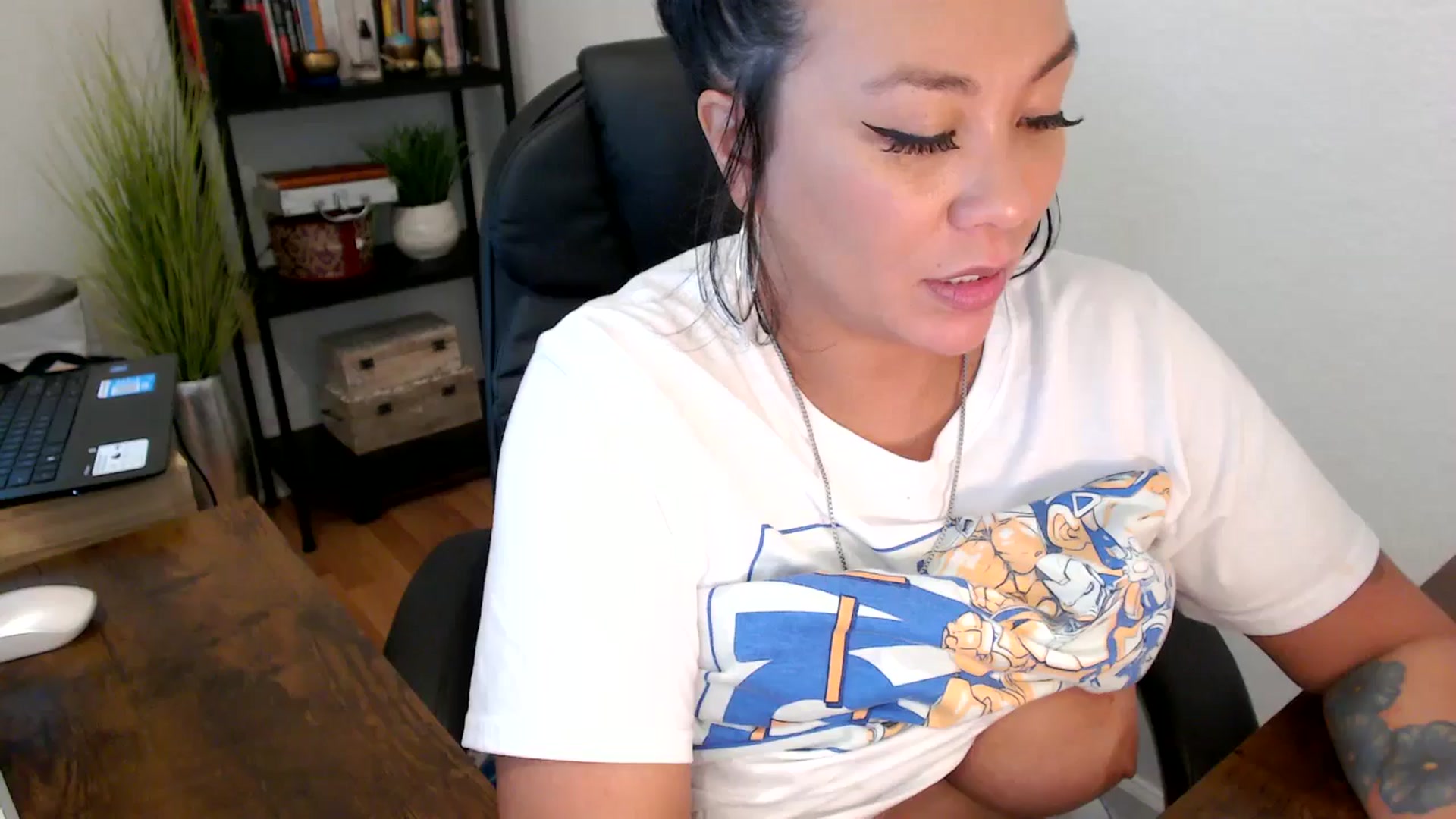 Gallery image thumbnail from MickaylaMinx's myfreecams stream on, 09/30/2024, 17:44 image 18 of 20