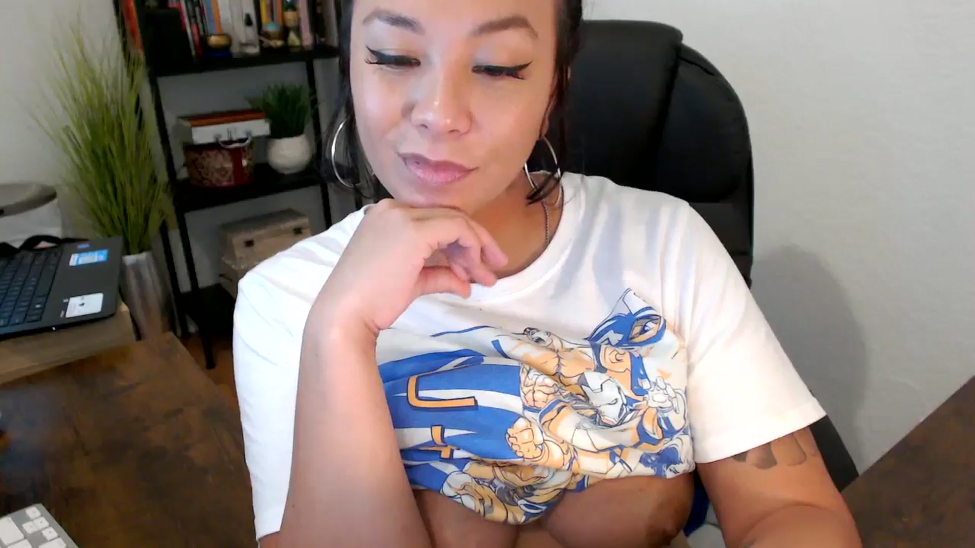 Gallery image thumbnail from MickaylaMinx's myfreecams stream on, 09/30/2024, 18:32 image 13 of 20