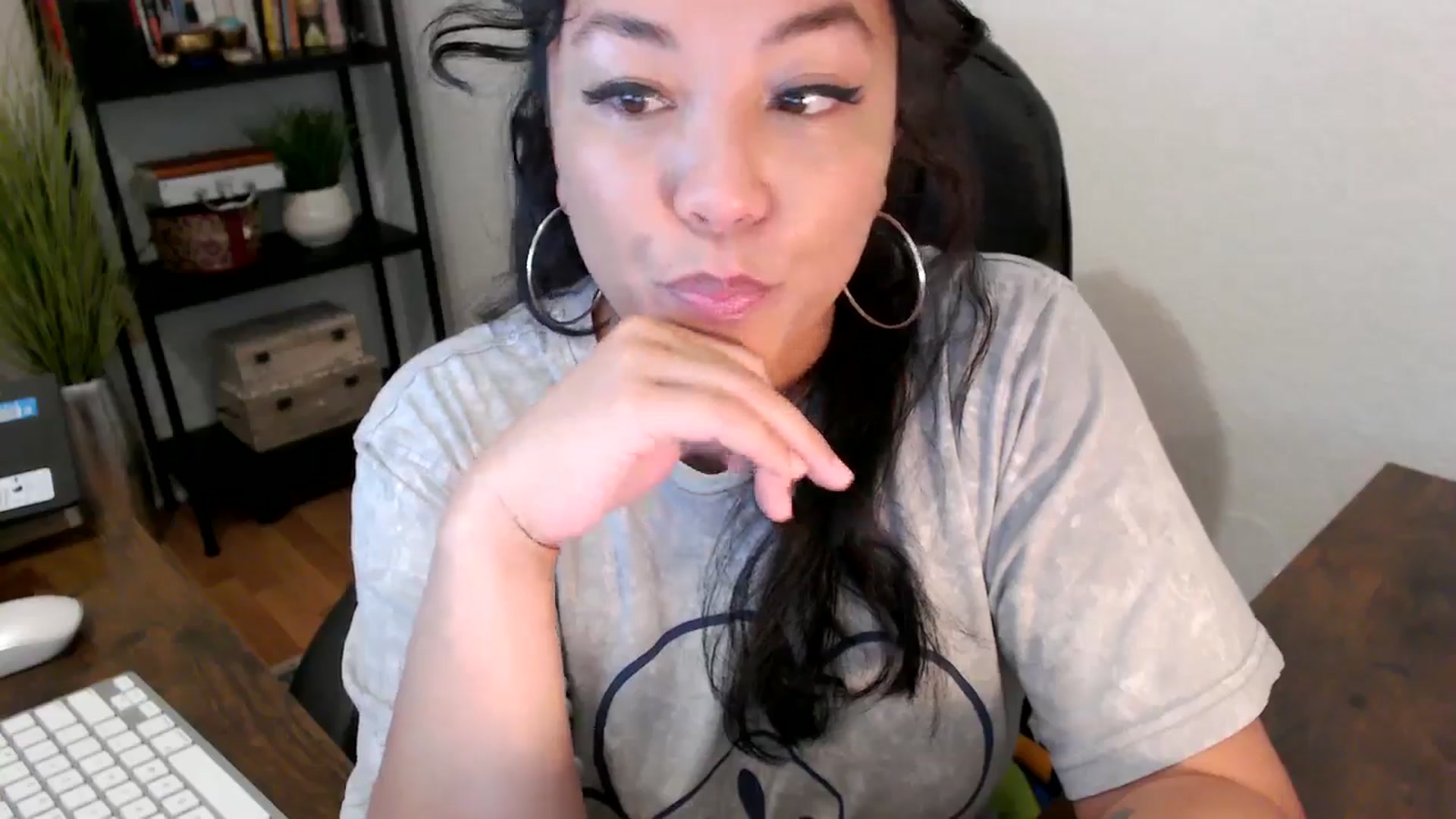 Gallery image thumbnail from MickaylaMinx's myfreecams stream on, 10/01/2024, 15:18 image 8 of 20