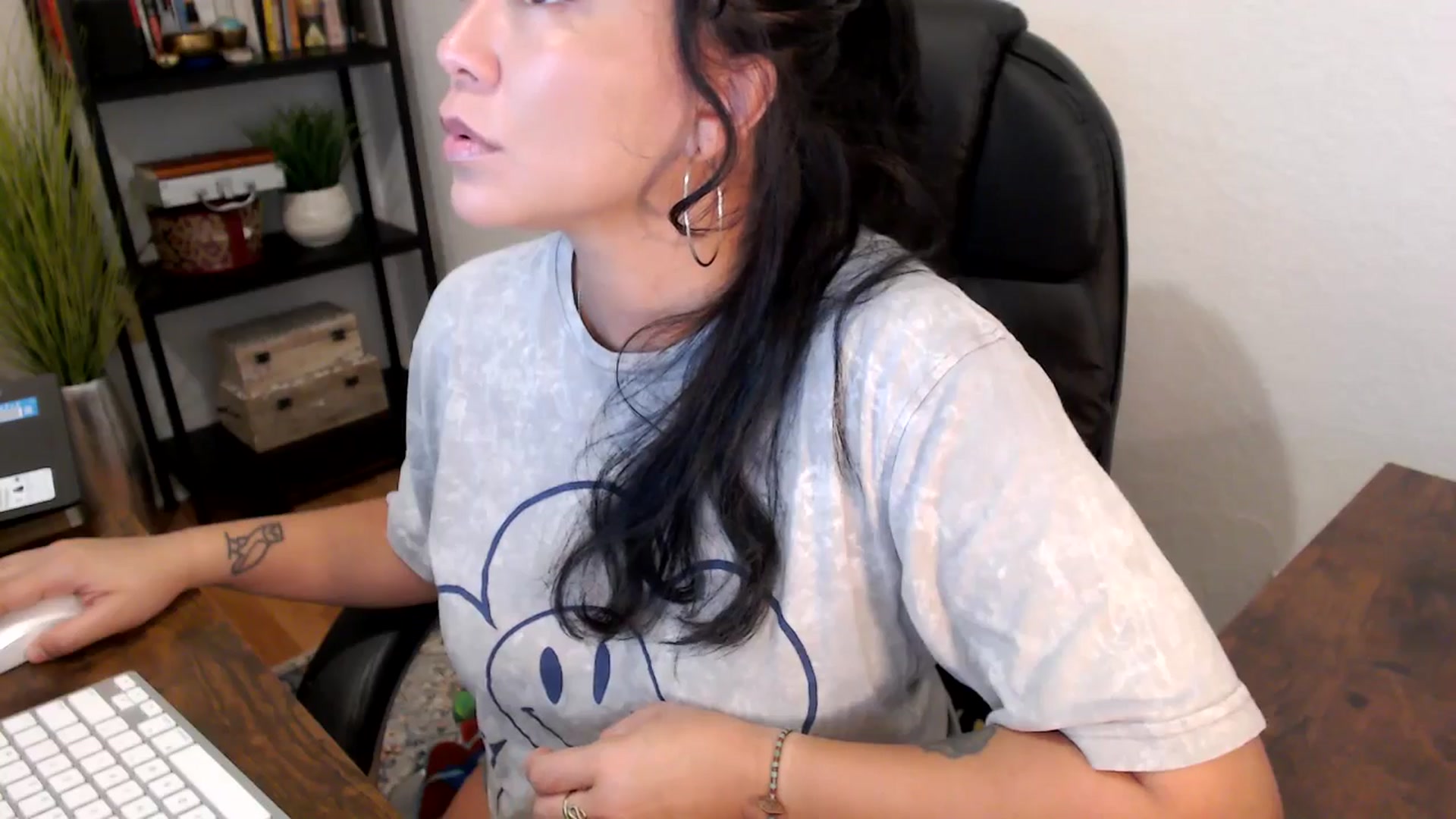 Gallery image thumbnail from MickaylaMinx's myfreecams stream on, 10/01/2024, 15:18 image 2 of 20