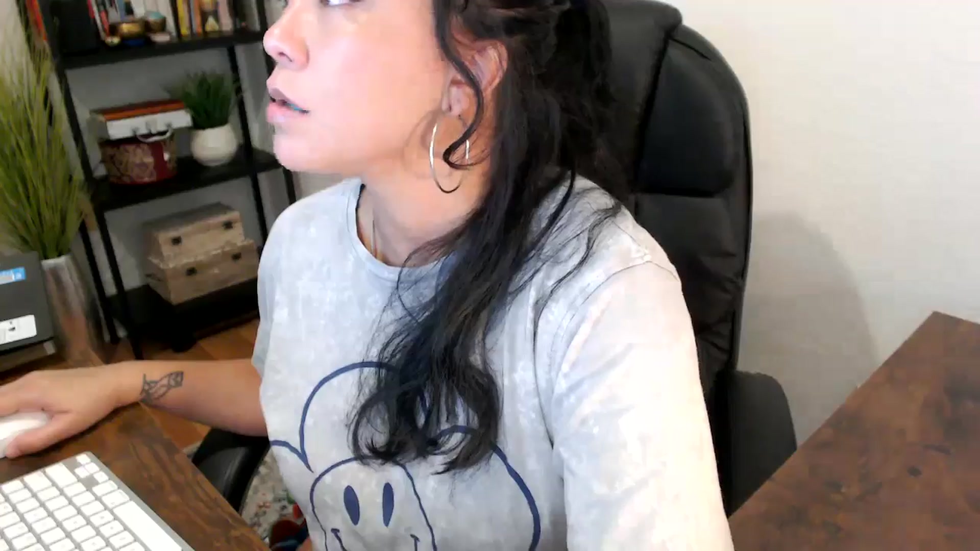 Gallery image thumbnail from MickaylaMinx's myfreecams stream on, 10/01/2024, 15:18 image 9 of 20