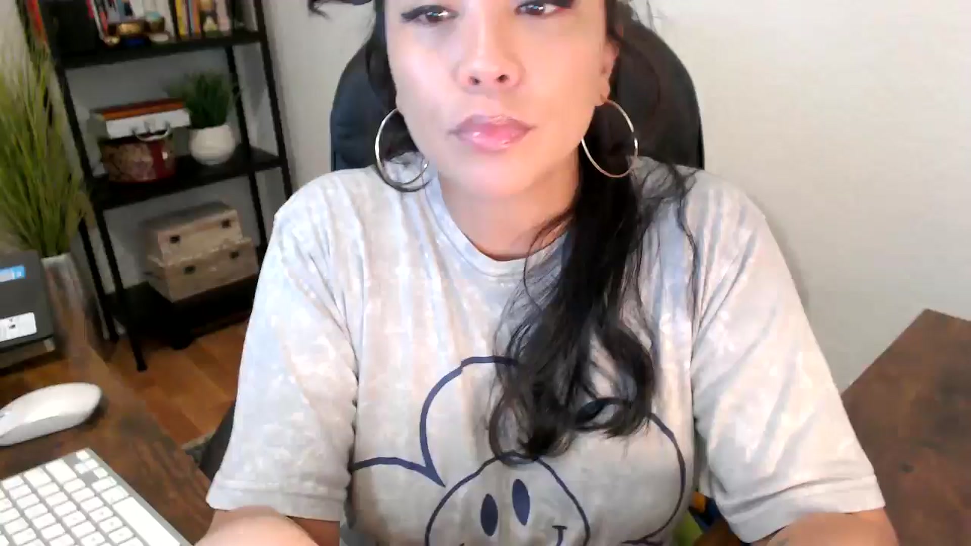 Gallery image thumbnail from MickaylaMinx's myfreecams stream on, 10/01/2024, 15:18 image 1 of 20