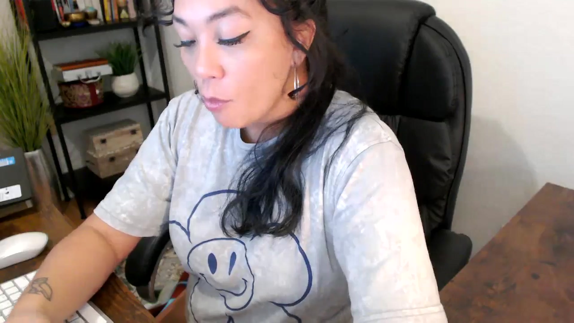 Gallery image thumbnail from MickaylaMinx's myfreecams stream on, 10/01/2024, 15:18 image 5 of 20