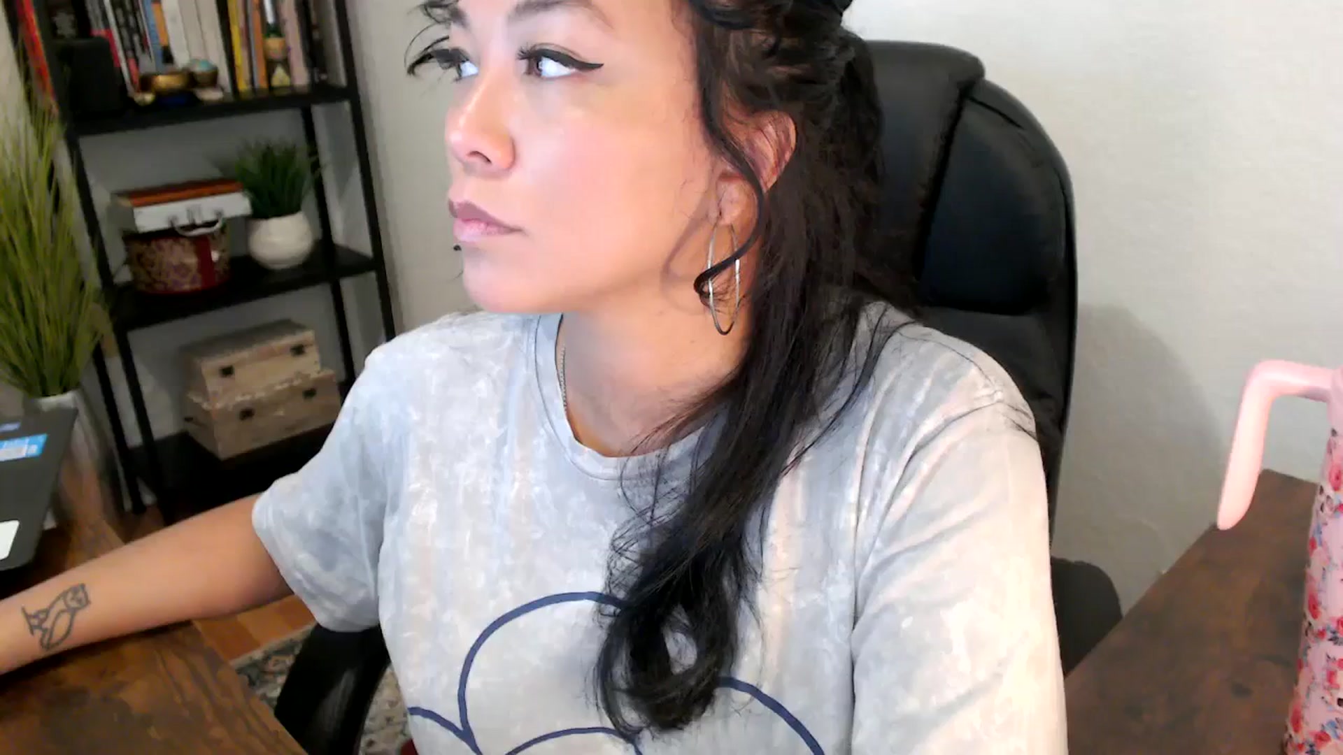 Gallery image thumbnail from MickaylaMinx's myfreecams stream on, 10/01/2024, 16:00 image 8 of 20