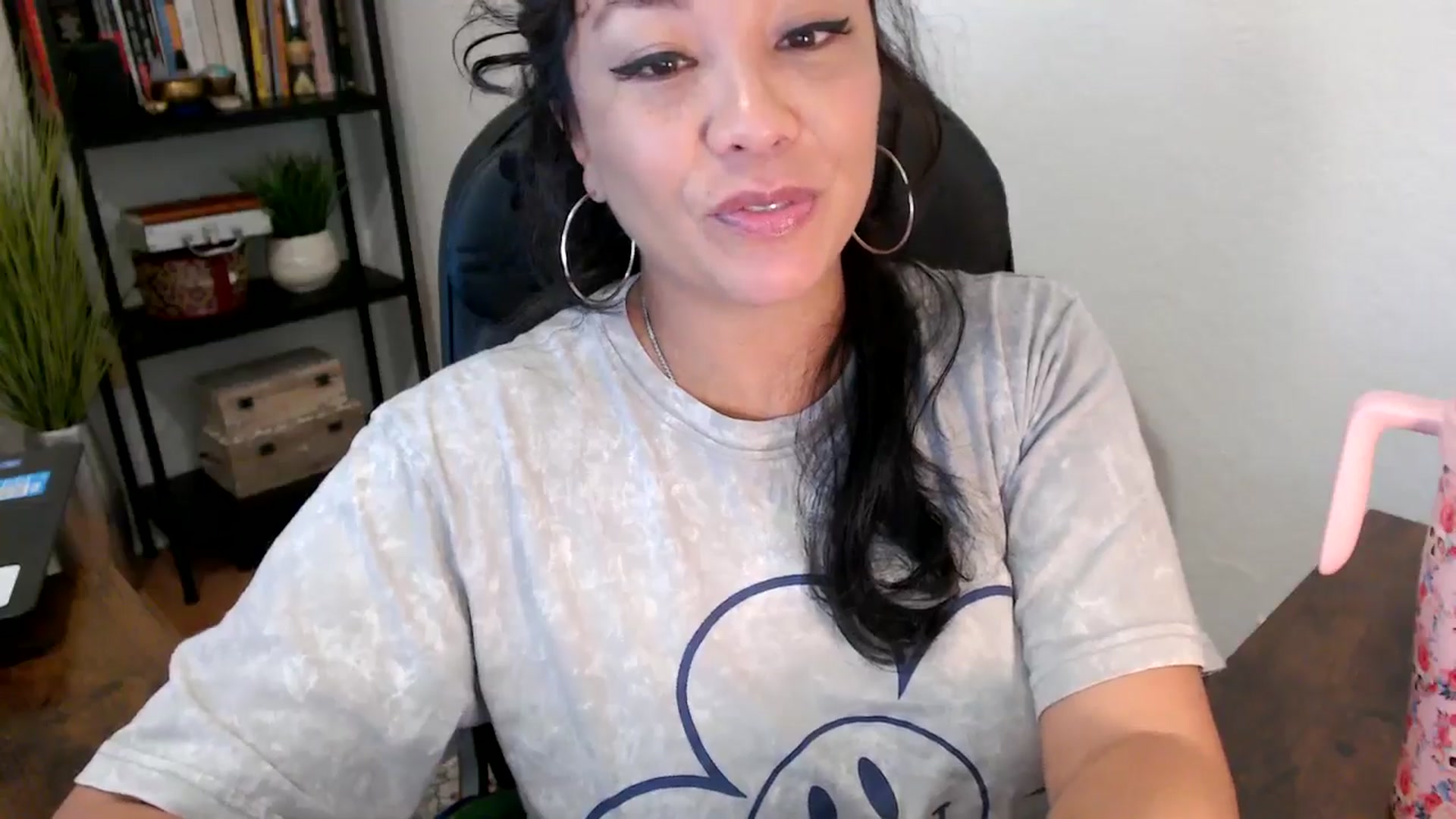 Gallery image thumbnail from MickaylaMinx's myfreecams stream on, 10/01/2024, 16:00 image 13 of 20