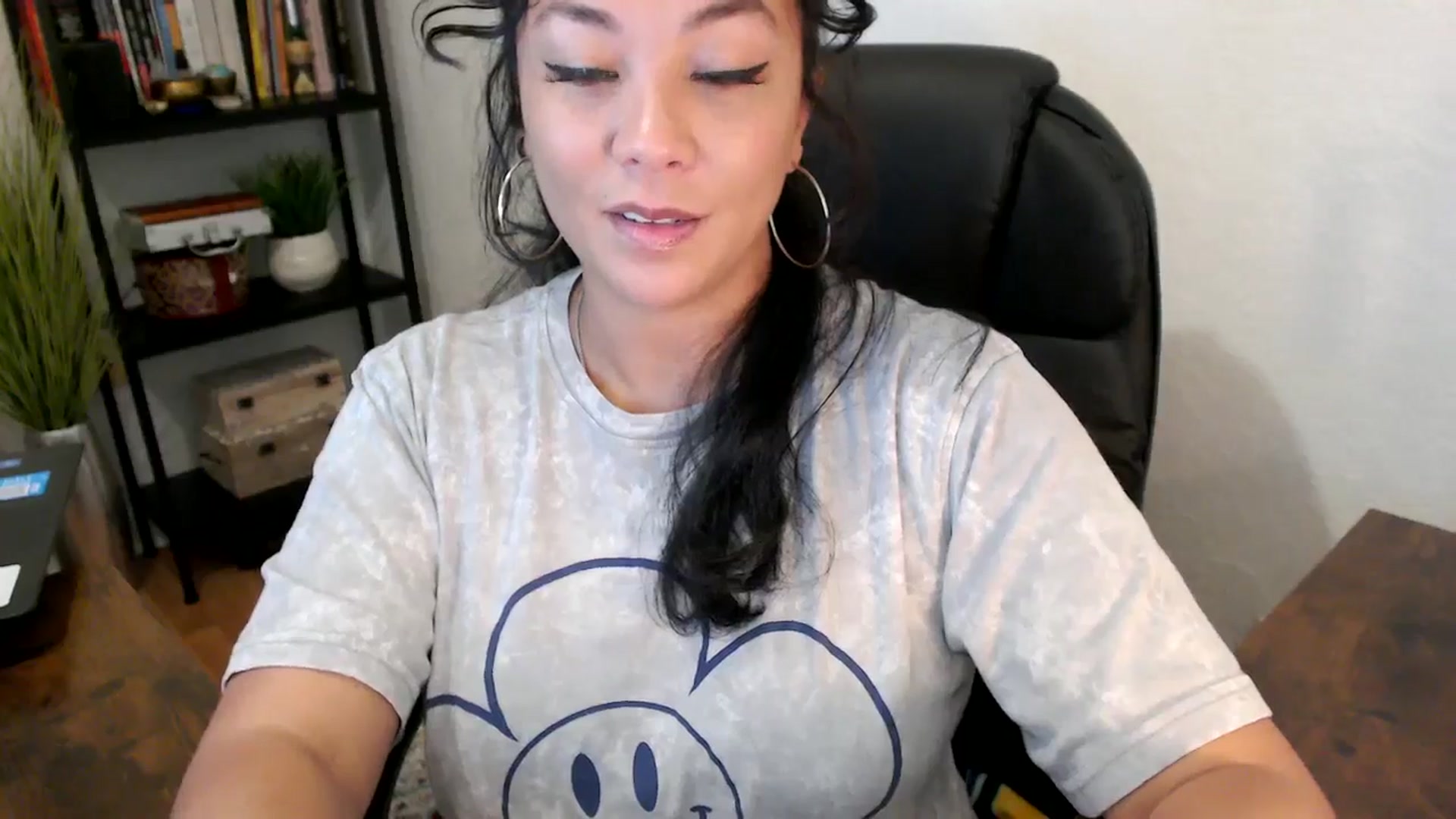 Gallery image thumbnail from MickaylaMinx's myfreecams stream on, 10/01/2024, 16:00 image 4 of 20