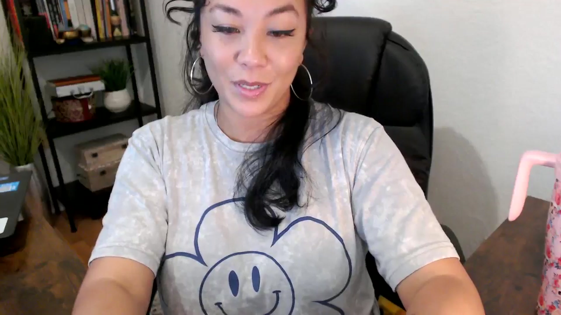 Gallery image thumbnail from MickaylaMinx's myfreecams stream on, 10/01/2024, 16:00 image 17 of 20