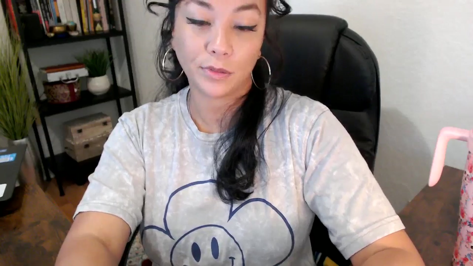 Gallery image thumbnail from MickaylaMinx's myfreecams stream on, 10/01/2024, 16:00 image 10 of 20