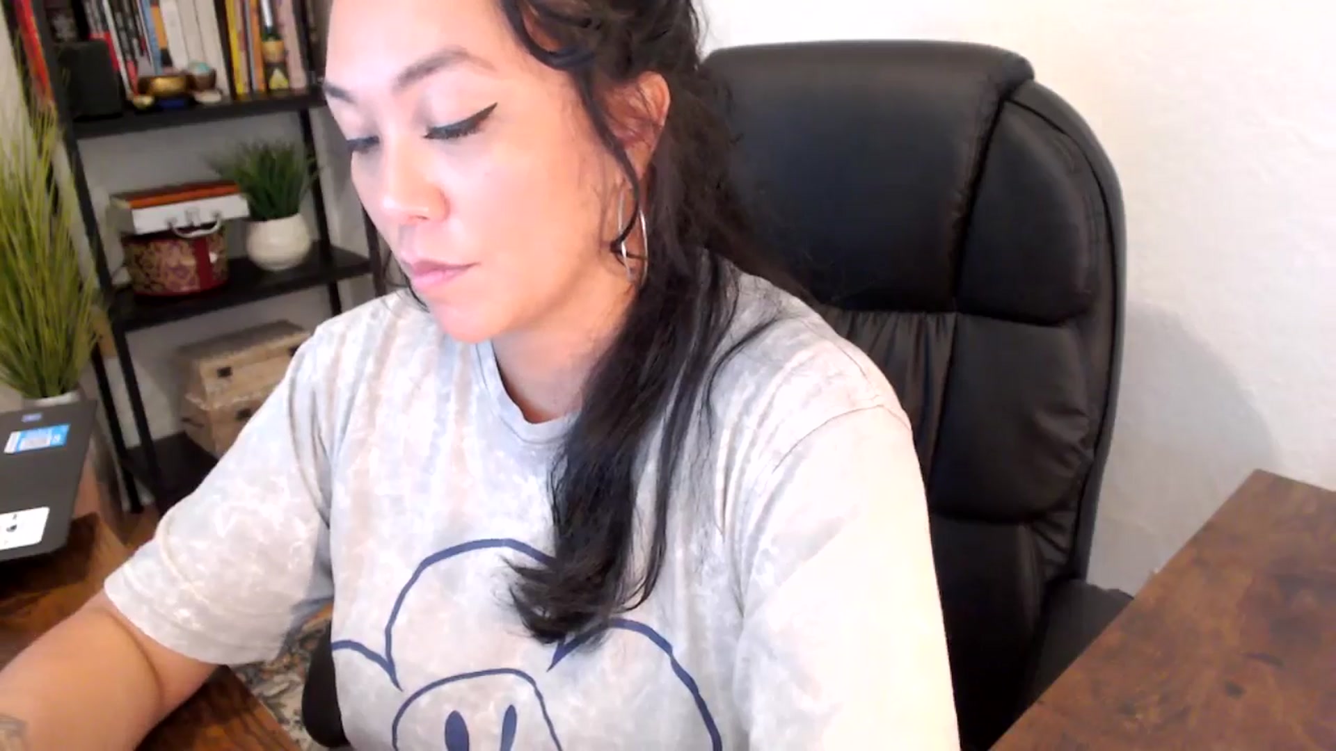 Gallery image thumbnail from MickaylaMinx's myfreecams stream on, 10/01/2024, 18:20 image 18 of 20