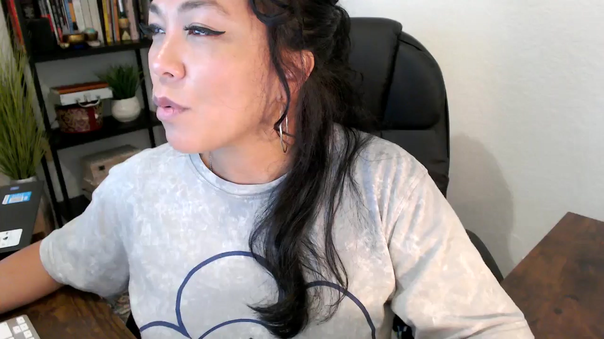 Gallery image thumbnail from MickaylaMinx's myfreecams stream on, 10/01/2024, 18:20 image 11 of 20