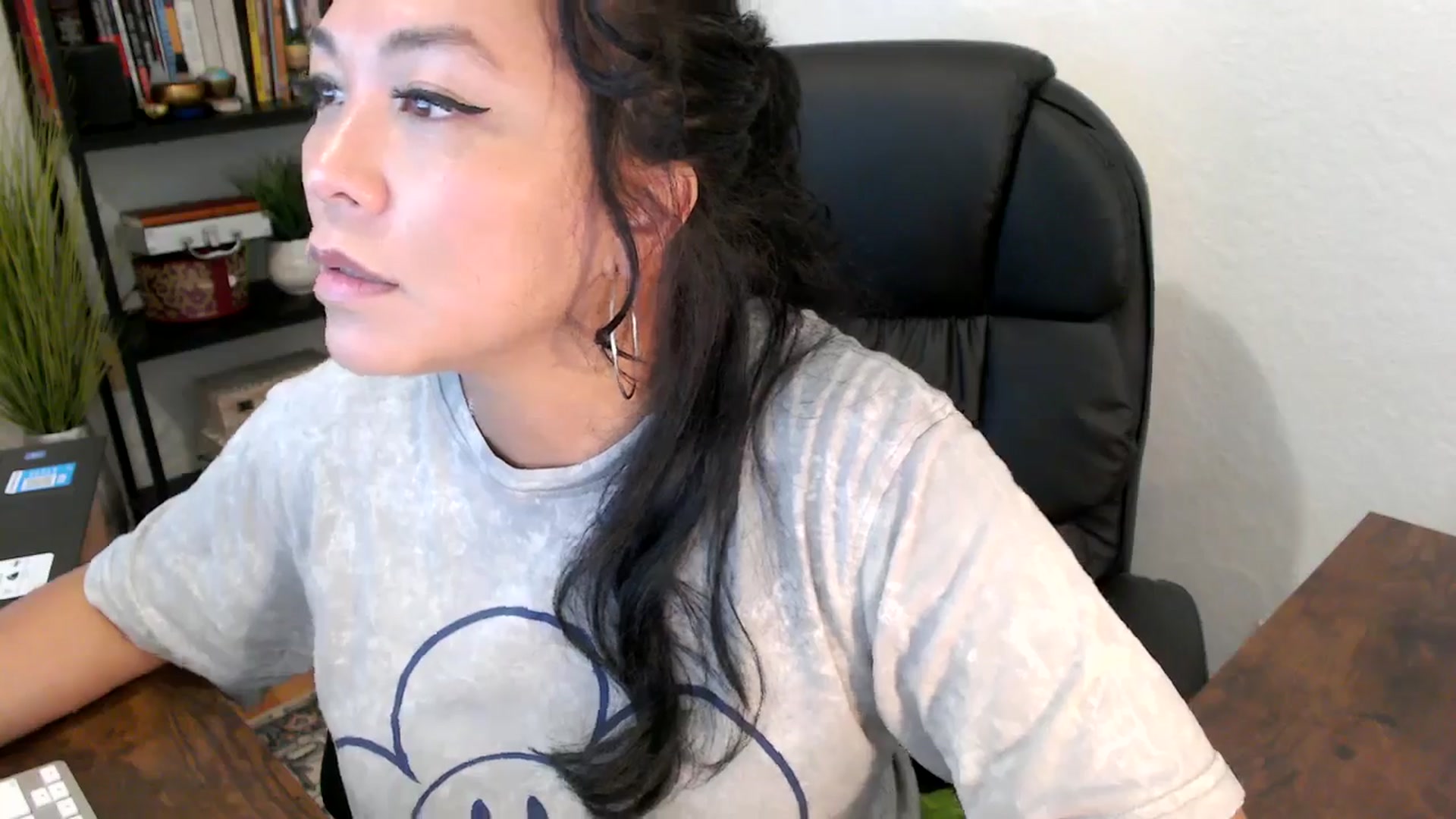 Gallery image thumbnail from MickaylaMinx's myfreecams stream on, 10/01/2024, 18:20 image 9 of 20