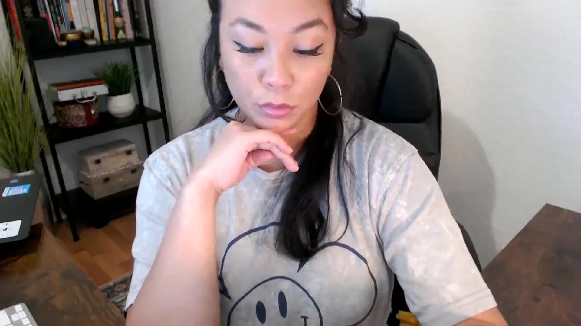 Gallery image thumbnail from MickaylaMinx's myfreecams stream on, 10/01/2024, 18:20 image 3 of 20