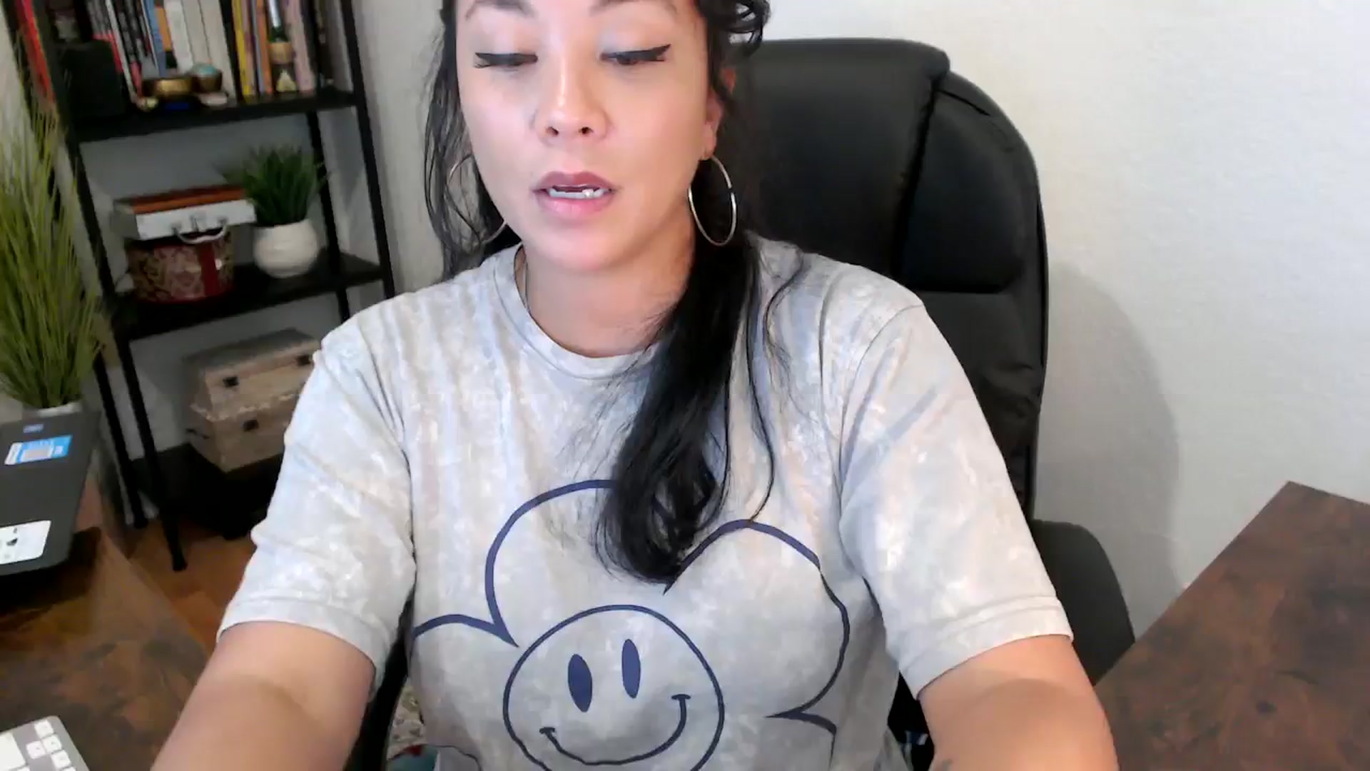 Gallery image thumbnail from MickaylaMinx's myfreecams stream on, 10/01/2024, 18:20 image 1 of 20