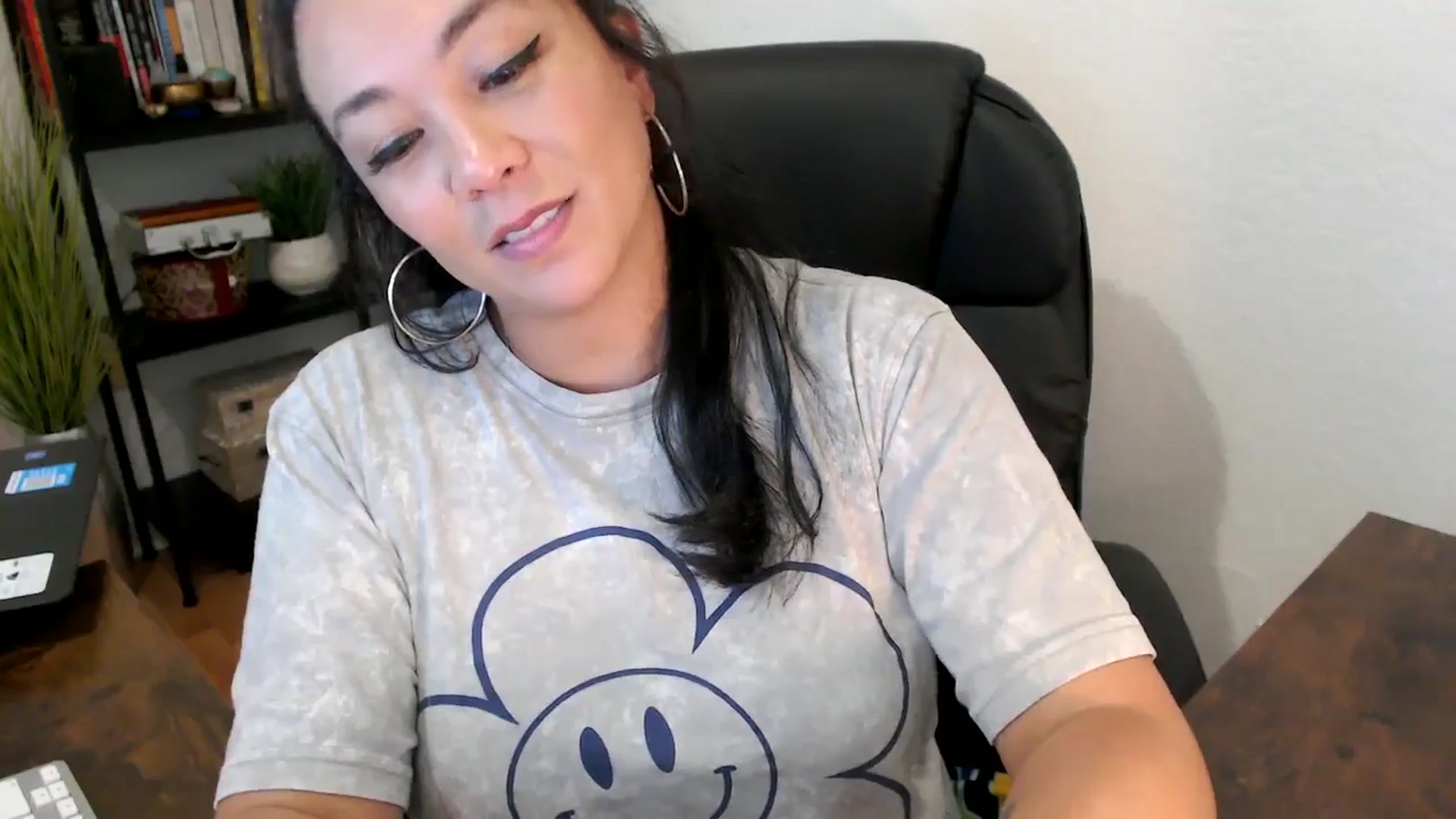 Gallery image thumbnail from MickaylaMinx's myfreecams stream on, 10/01/2024, 18:20 image 10 of 20