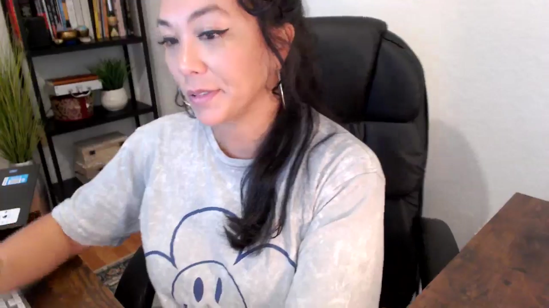 Gallery image thumbnail from MickaylaMinx's myfreecams stream on, 10/01/2024, 18:20 image 15 of 20