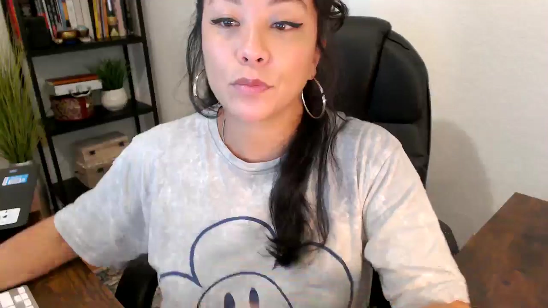 Gallery image thumbnail from MickaylaMinx's myfreecams stream on, 10/01/2024, 18:20 image 13 of 20