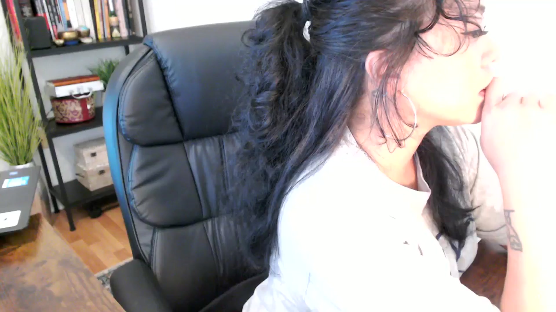 Gallery image thumbnail from MickaylaMinx's myfreecams stream on, 10/01/2024, 19:07 image 17 of 20