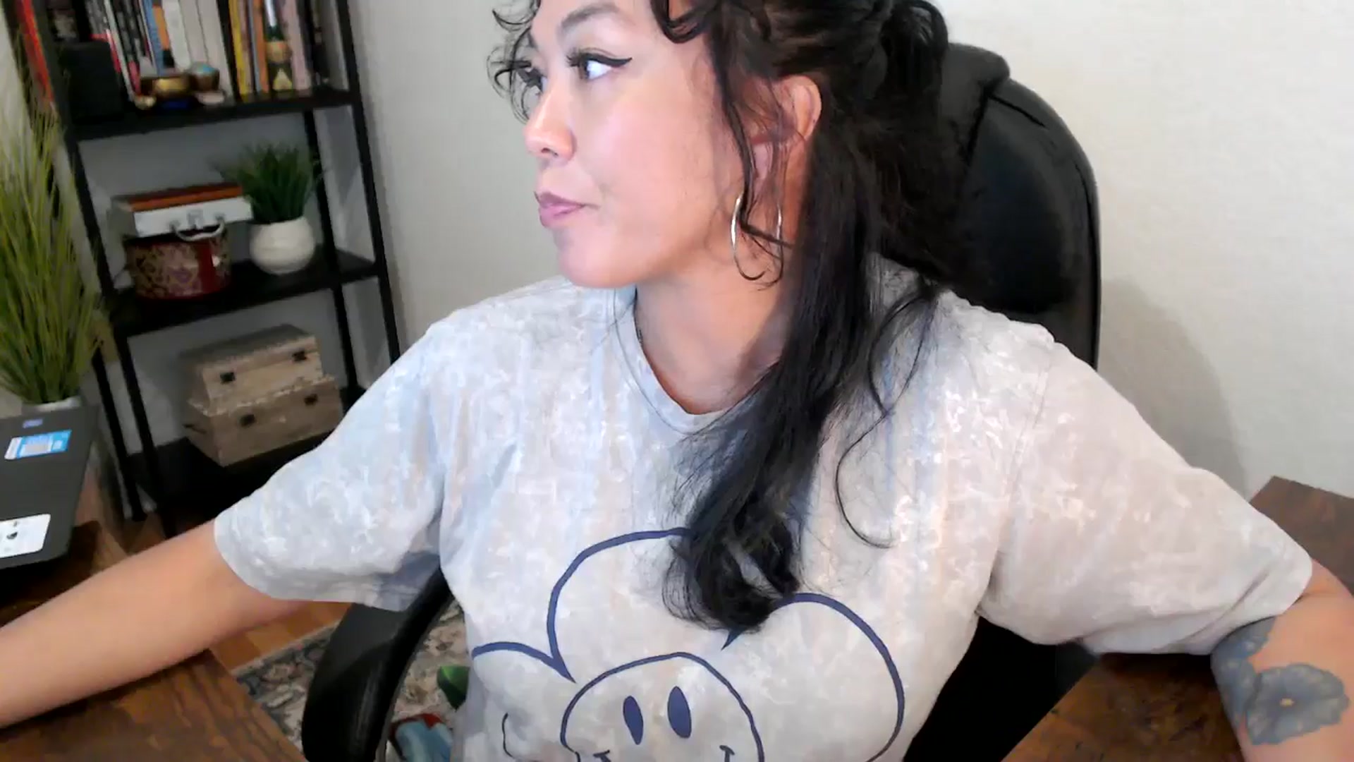 Gallery image thumbnail from MickaylaMinx's myfreecams stream on, 10/01/2024, 19:07 image 2 of 20
